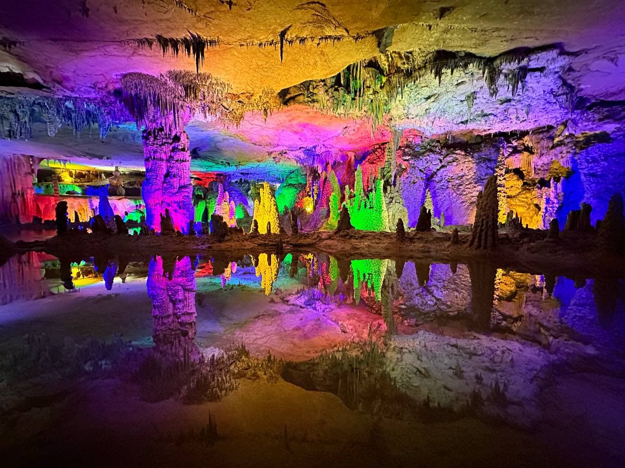 Seven Star Cave Guilin - Image 1