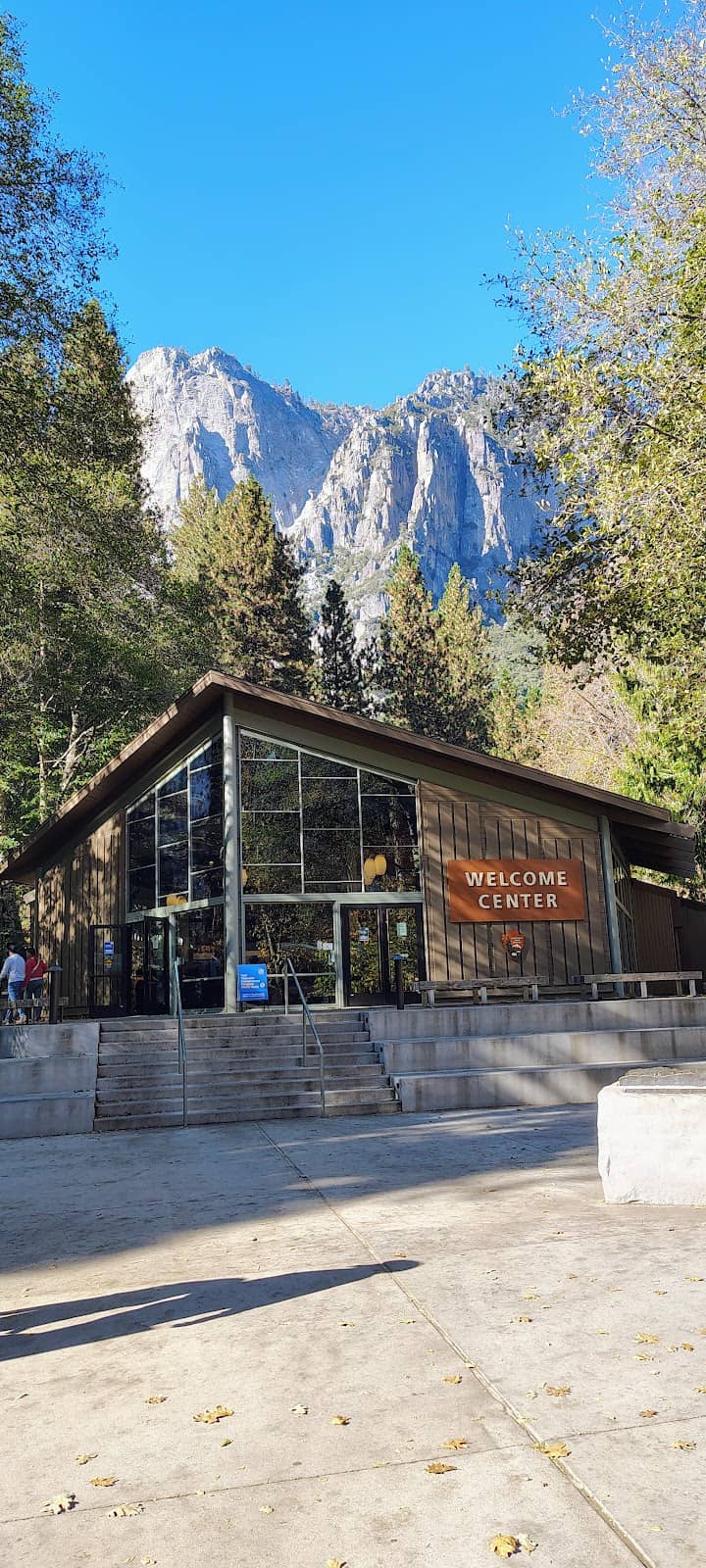 Lower Yosemite Fall Trail