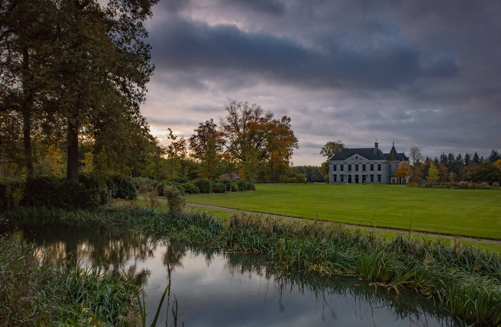 Singraven Estate - Image 1