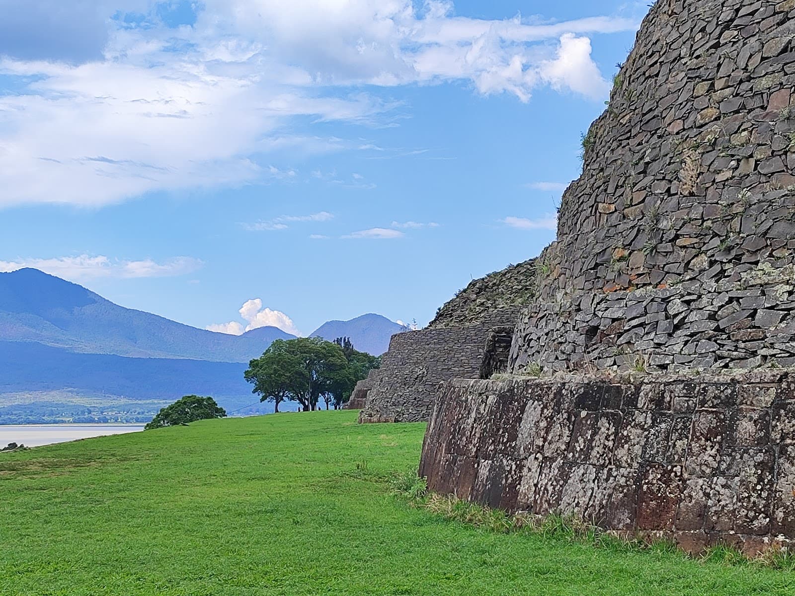 Tzintzuntzan Yácatas - Image 1