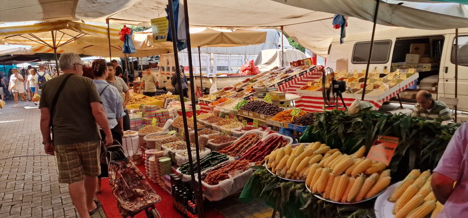 Mahmutlar Tuesday Bazaar - Image 1