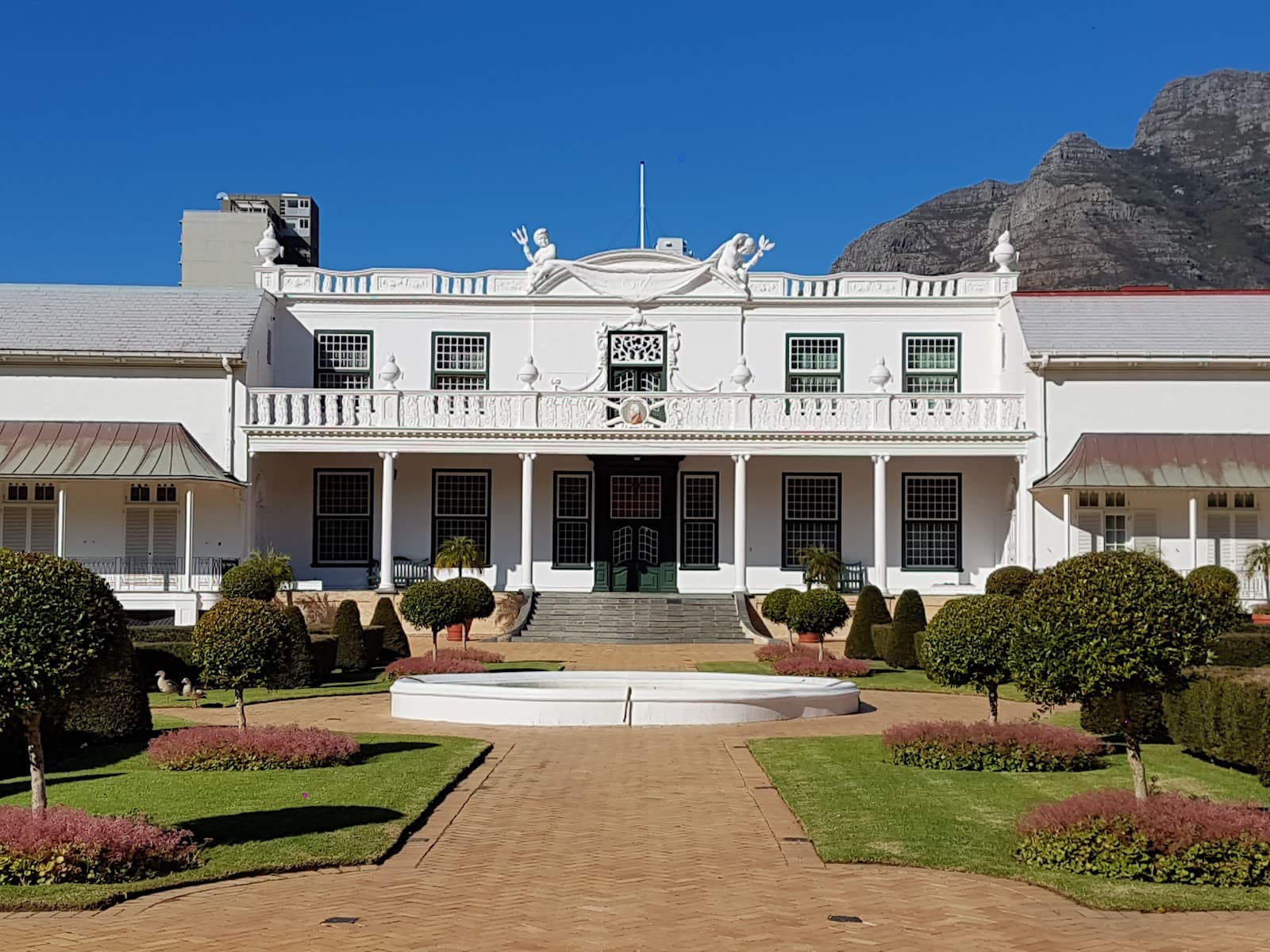 Tuynhuys Cape Town - Image 1