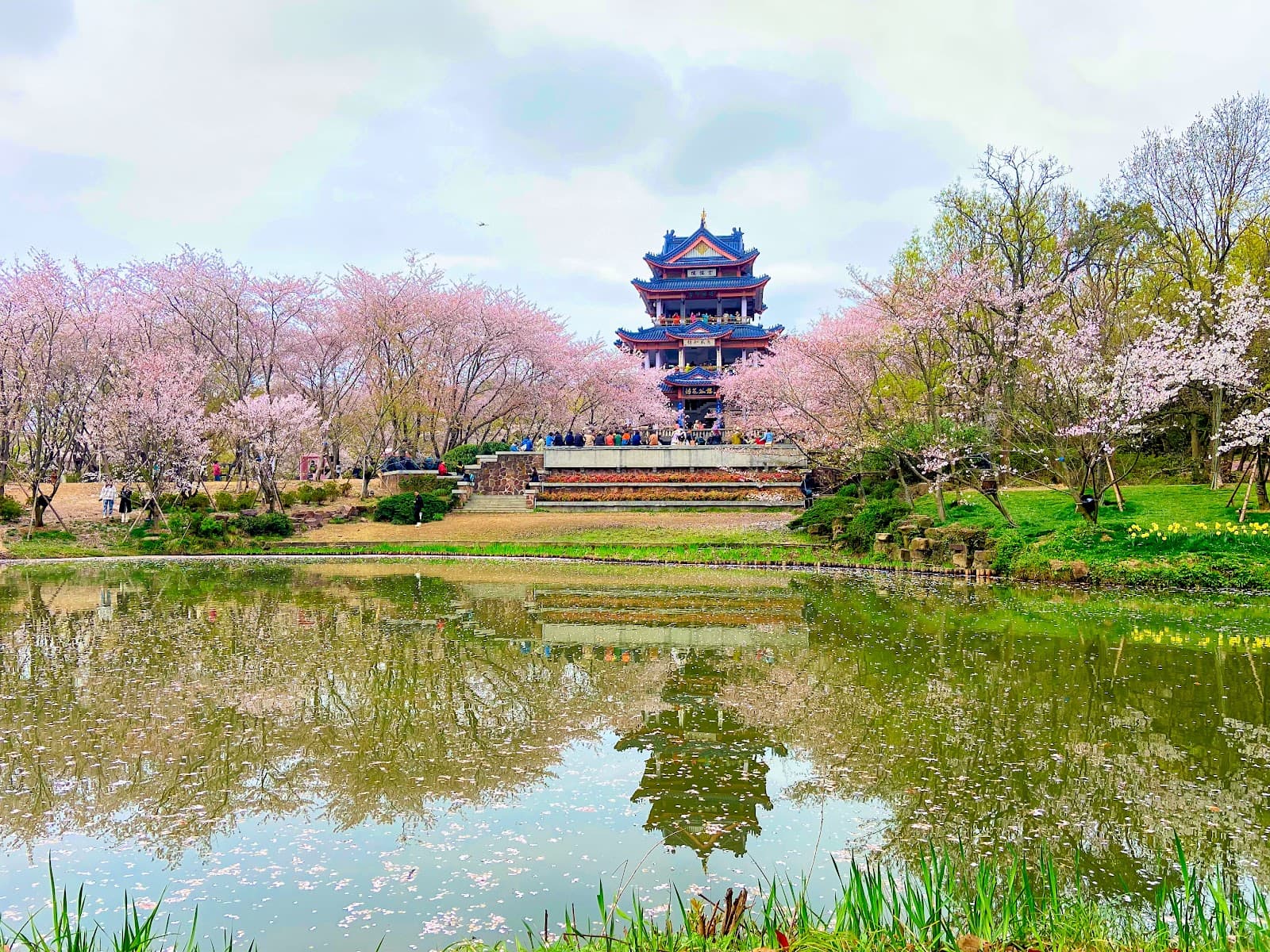 Turtle Head Isle Taihu Lake Wuxi - Image 1