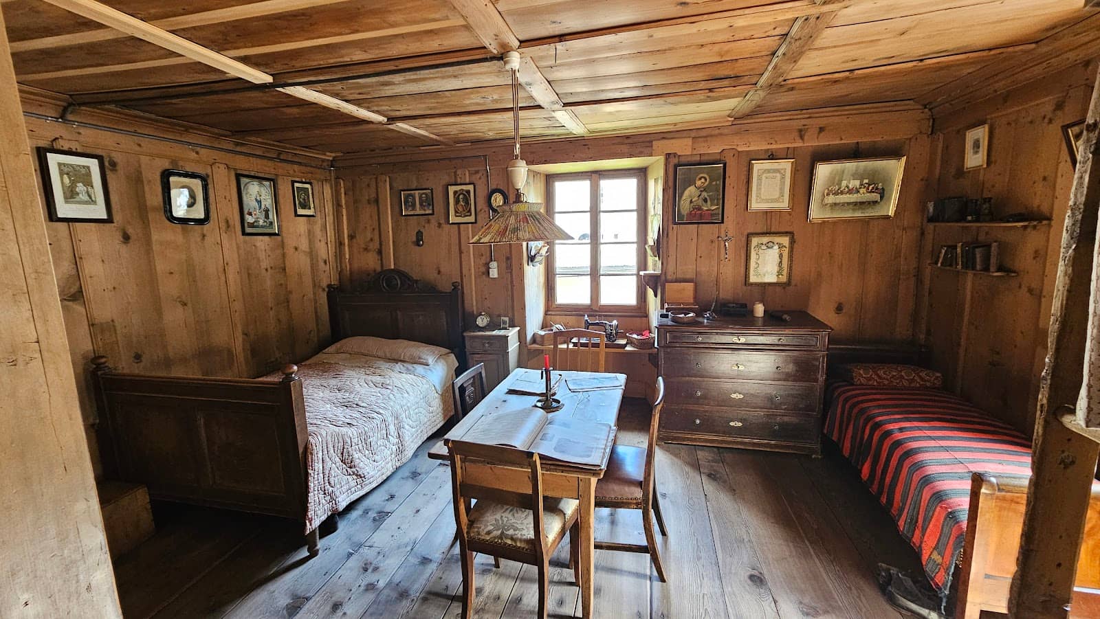 Museo Casa Besta Connection