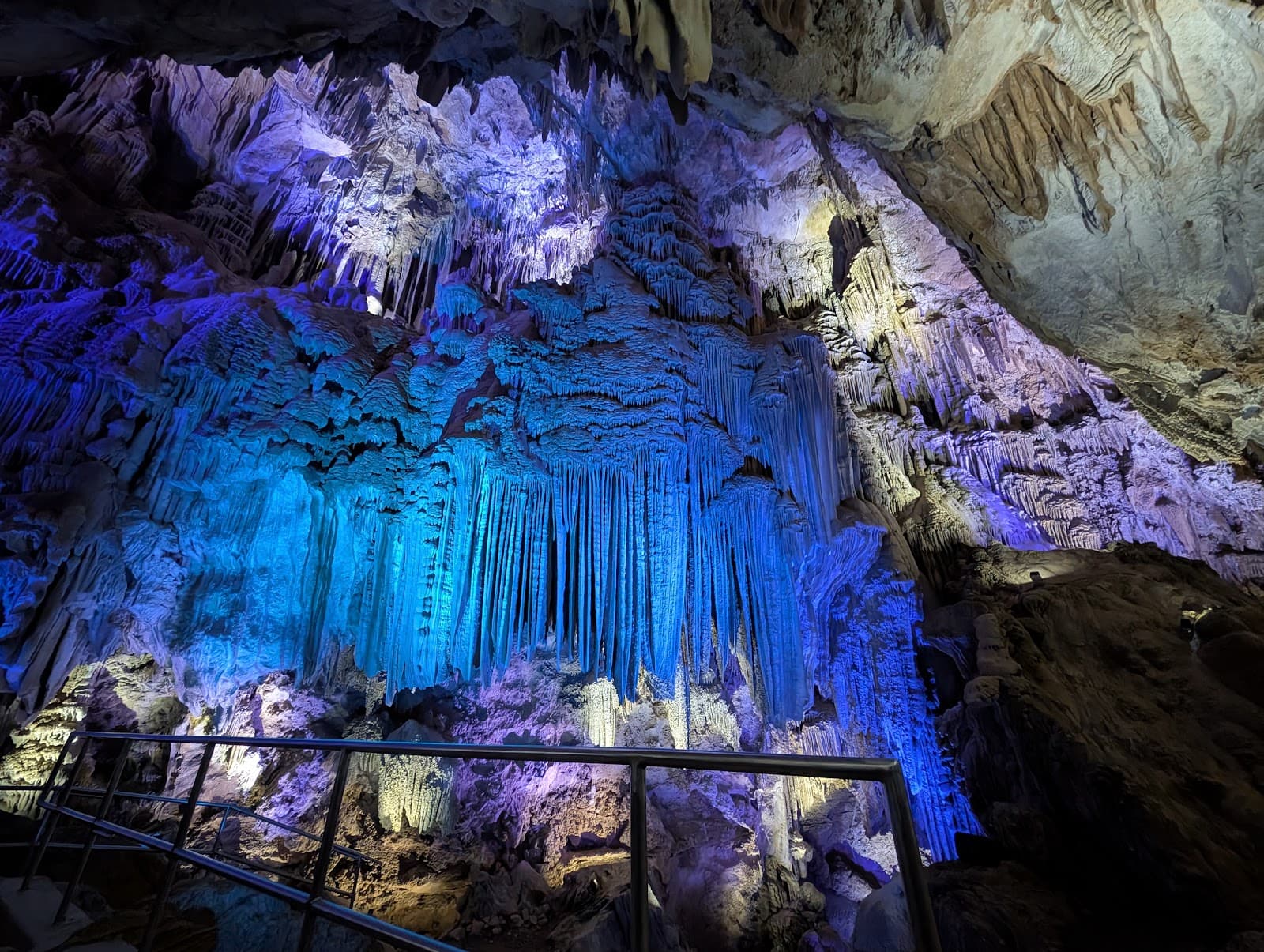 Lake Shasta Caverns - Image 1