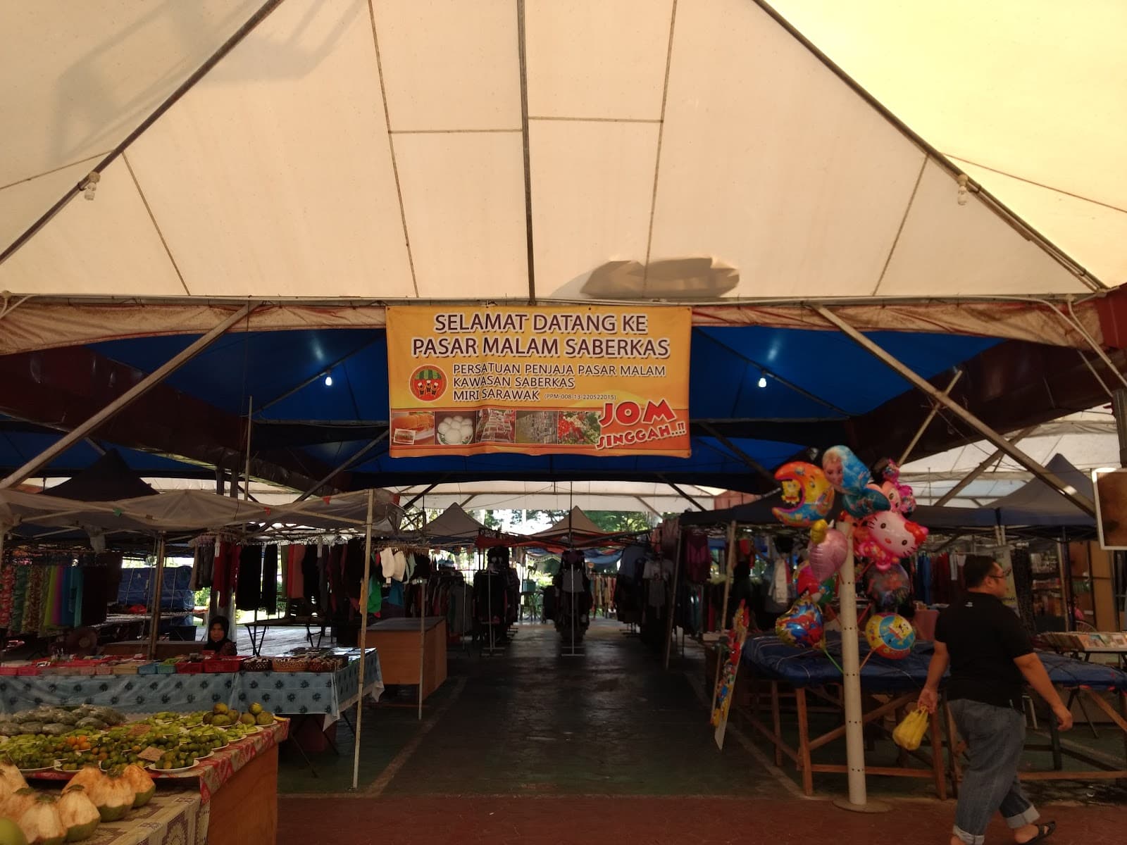 Saberkas Night Market - Image 1