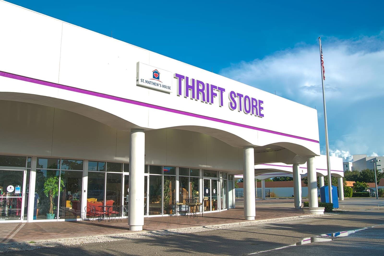 St. Matthew's Thrift Store, Naples, FL, USA - Image 1