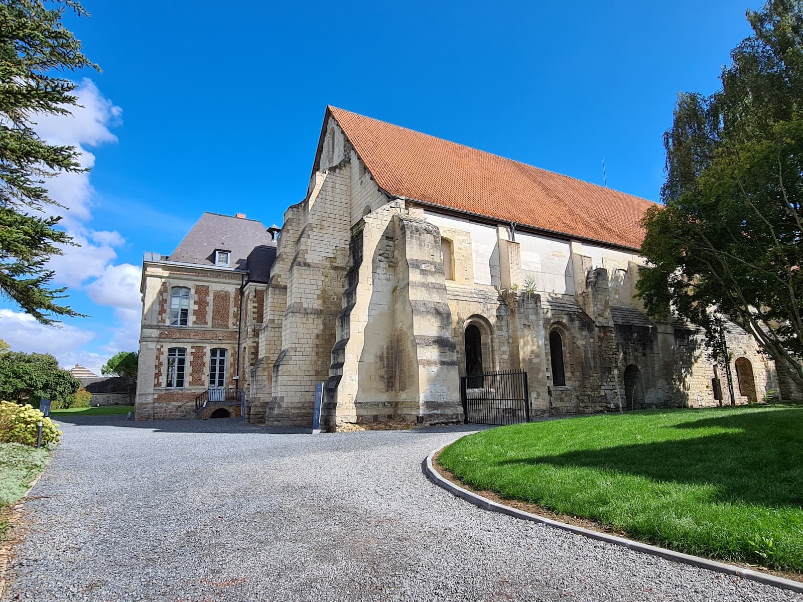 Vaucelles Abbey - Image 1