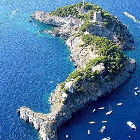 Li Galli Islands - Image 1