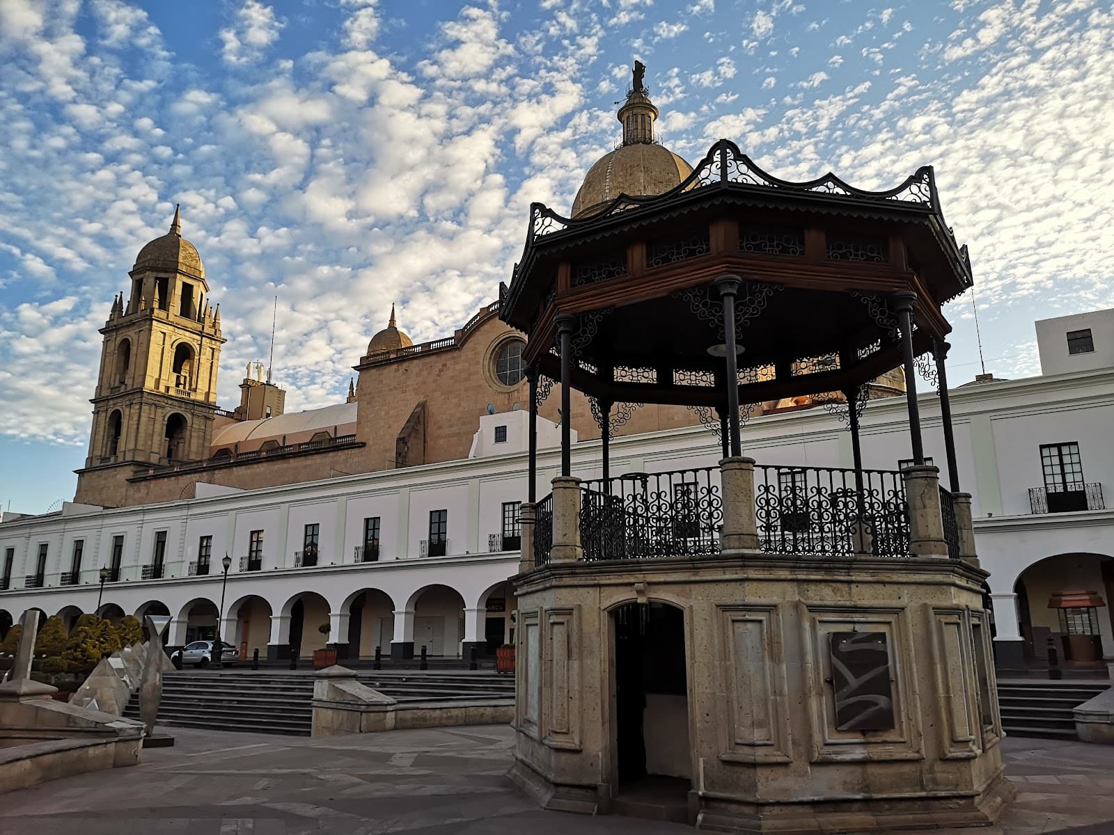 Los Portales de Toluca - Image 1