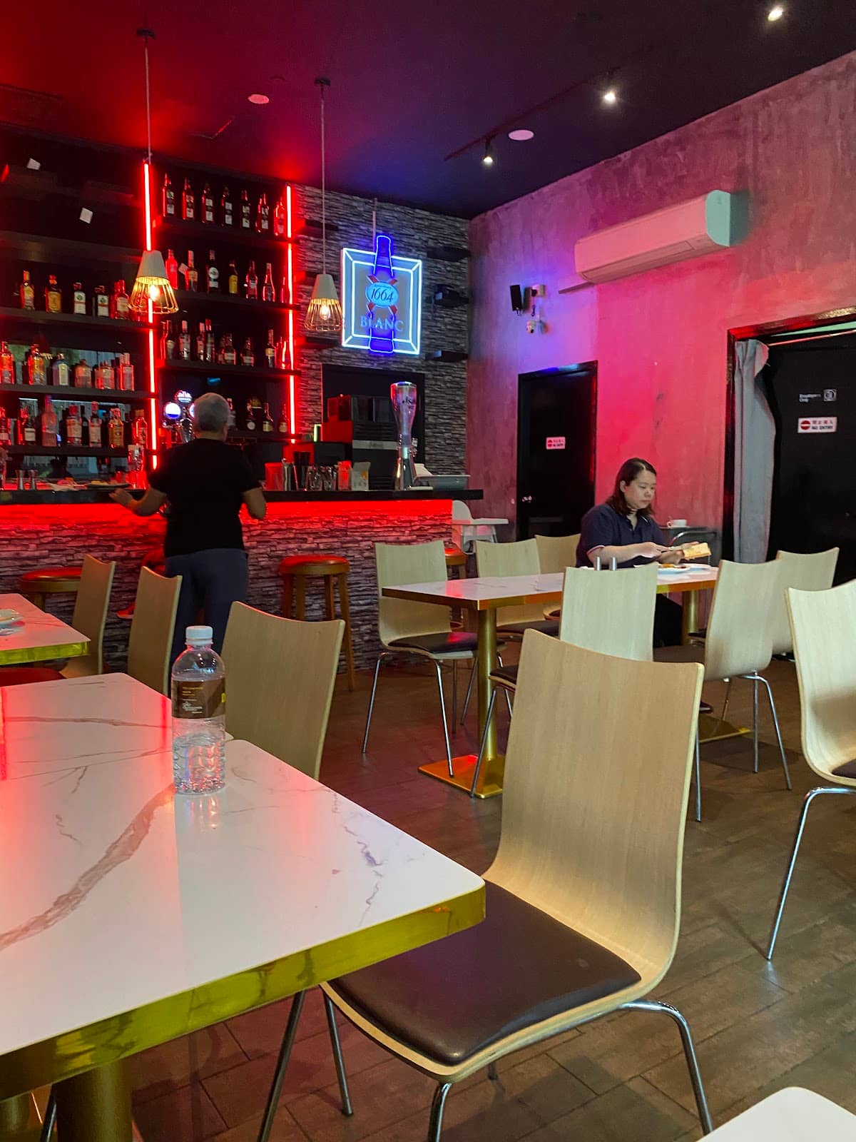 Jurassic World: The Experience