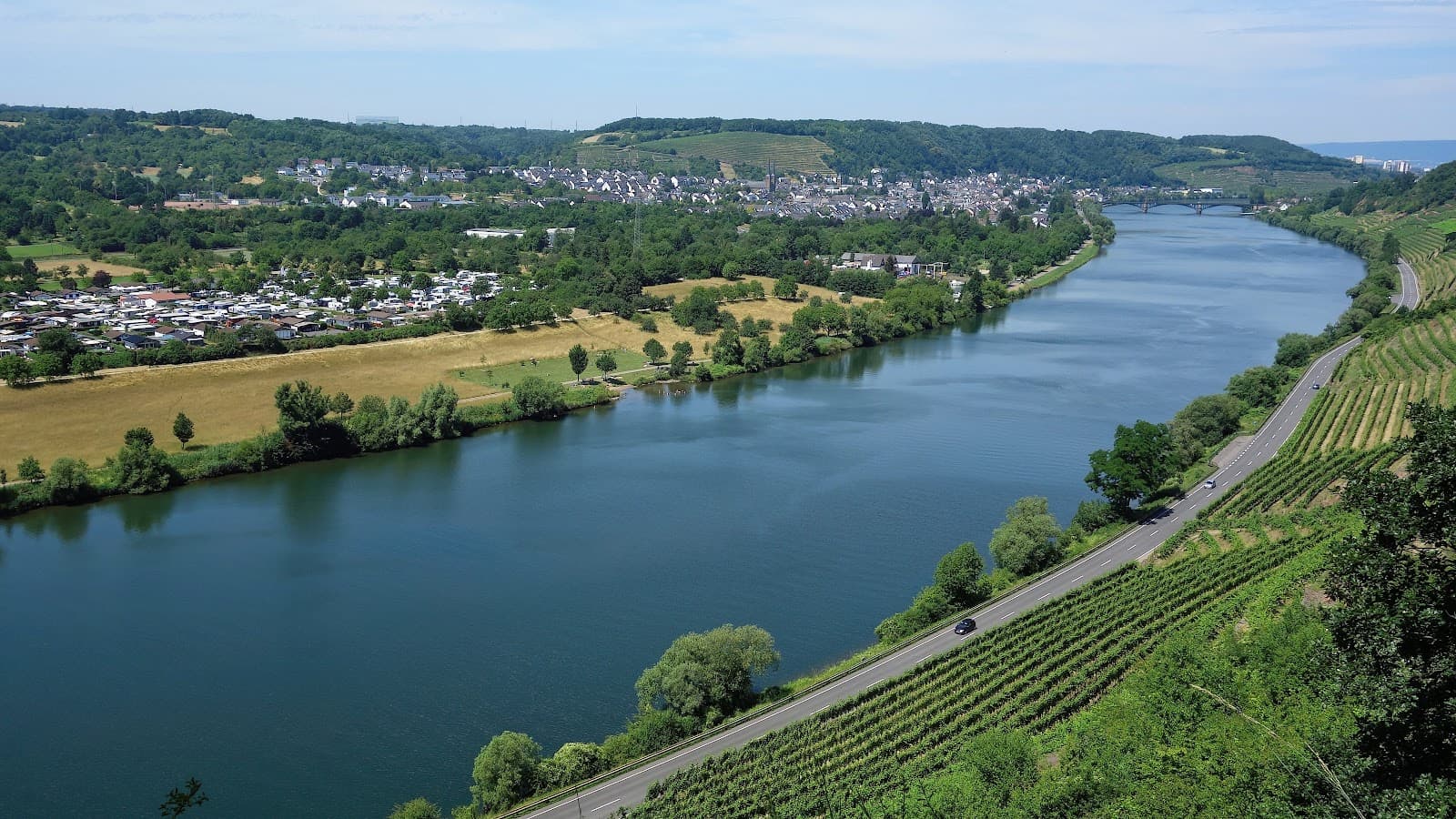 Güls Neuss - Image 1