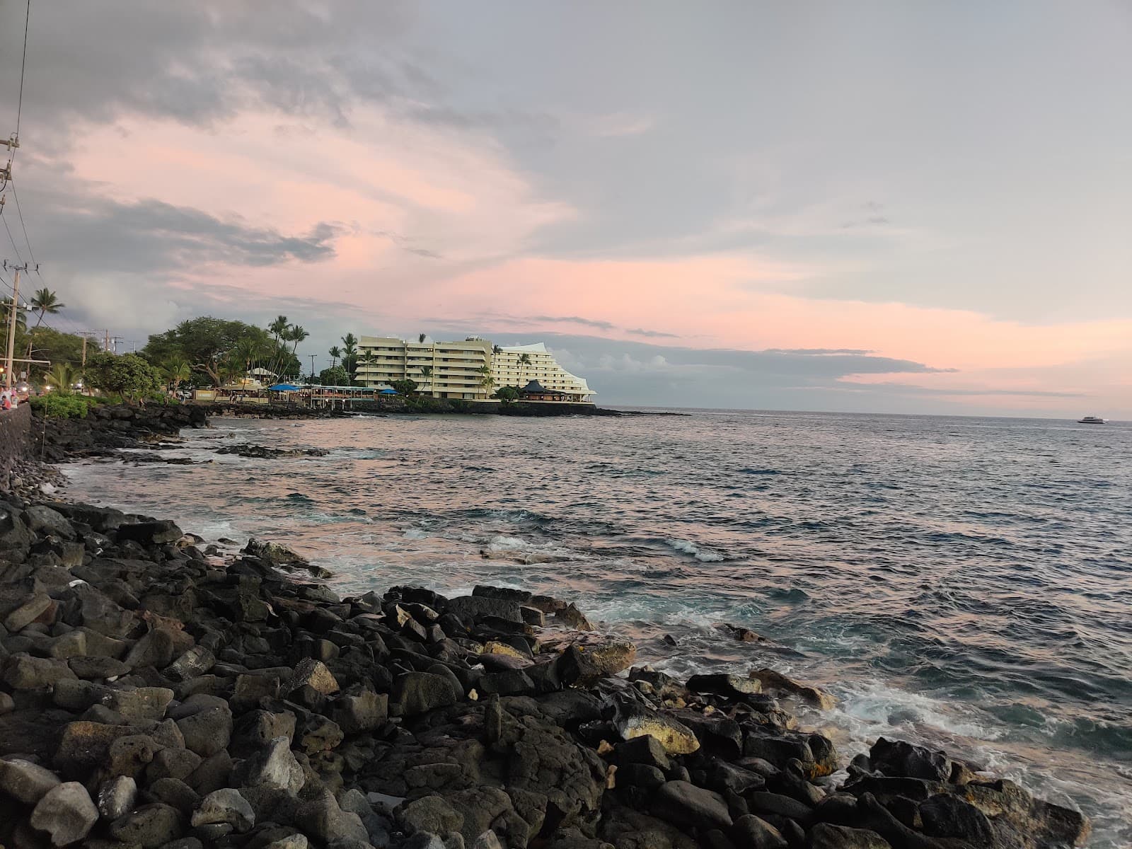 Aliʻi Drive Lahaina - Image 1