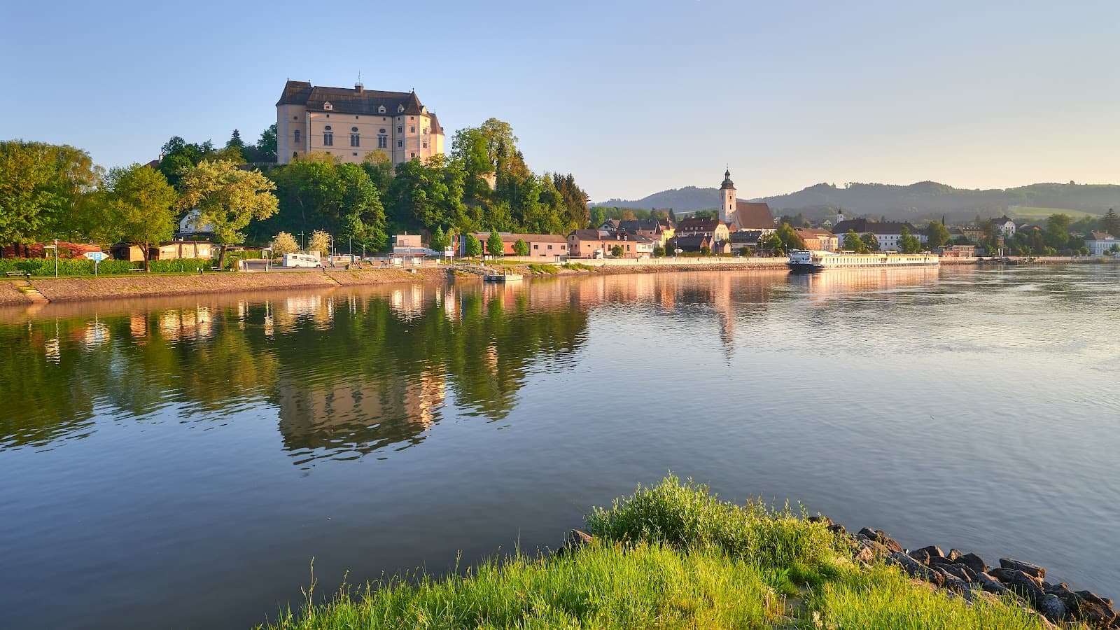 Old Town Grein - Image 1