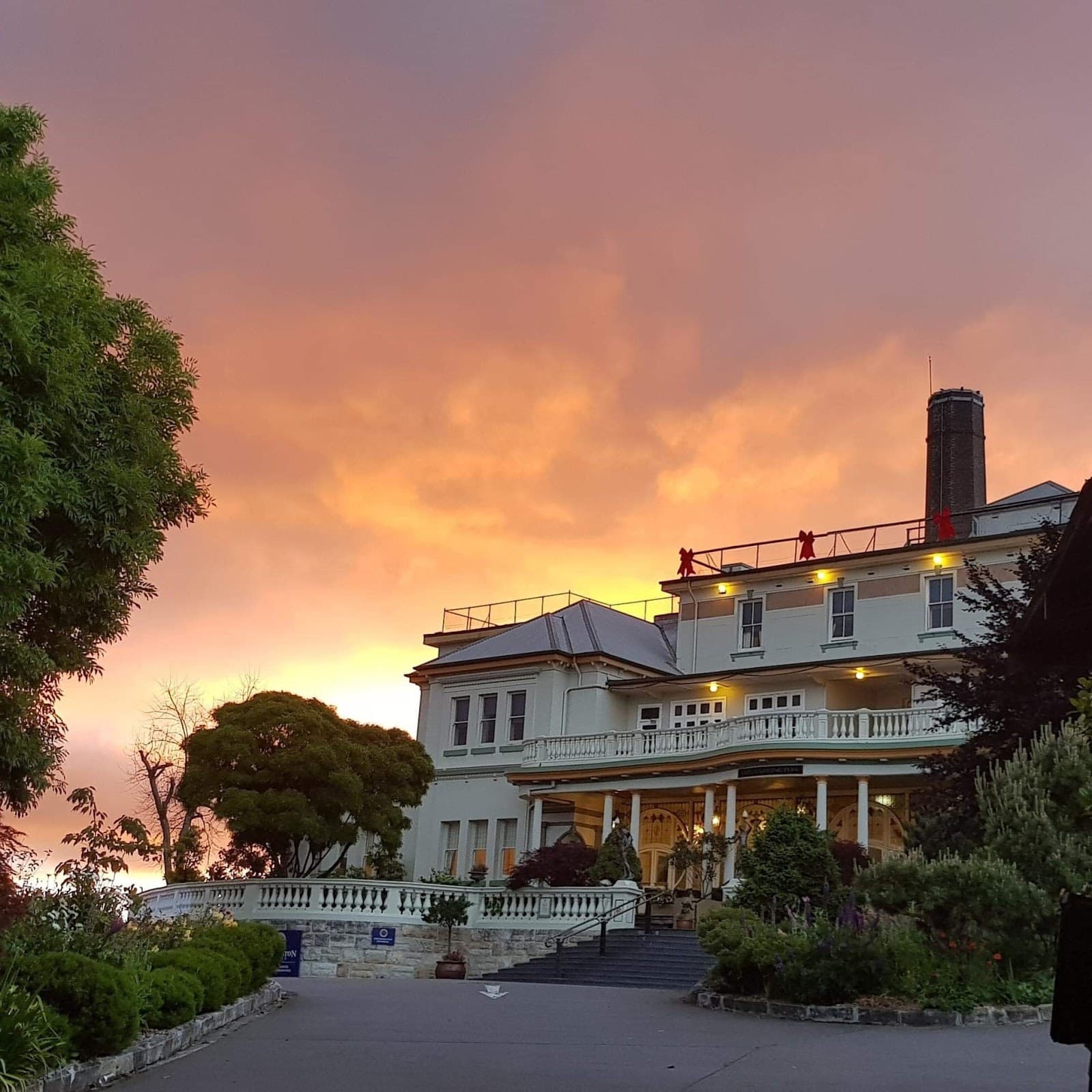 Carrington Hotel - Image 1