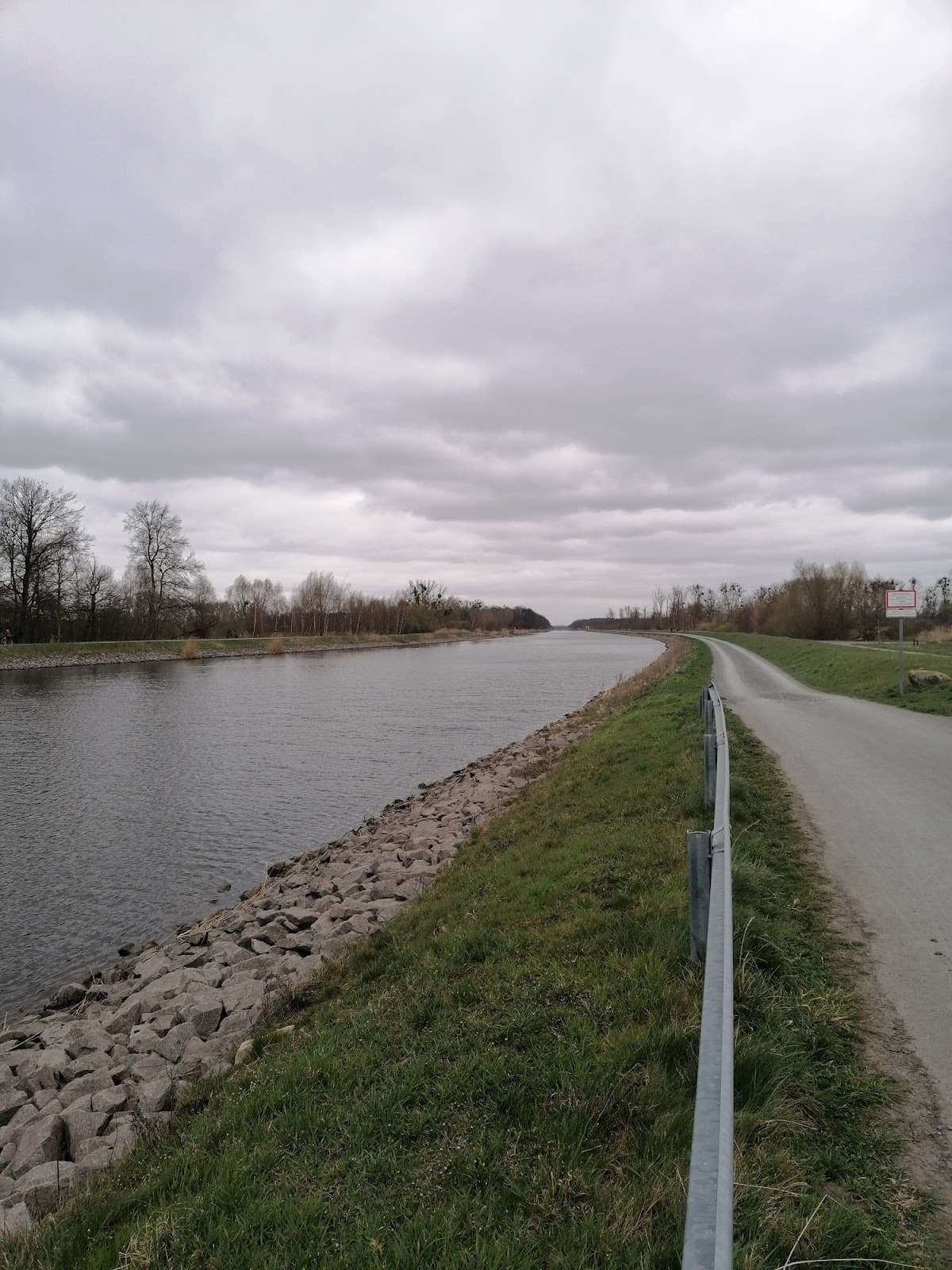 Mittelland Canal Promenade - Image 1