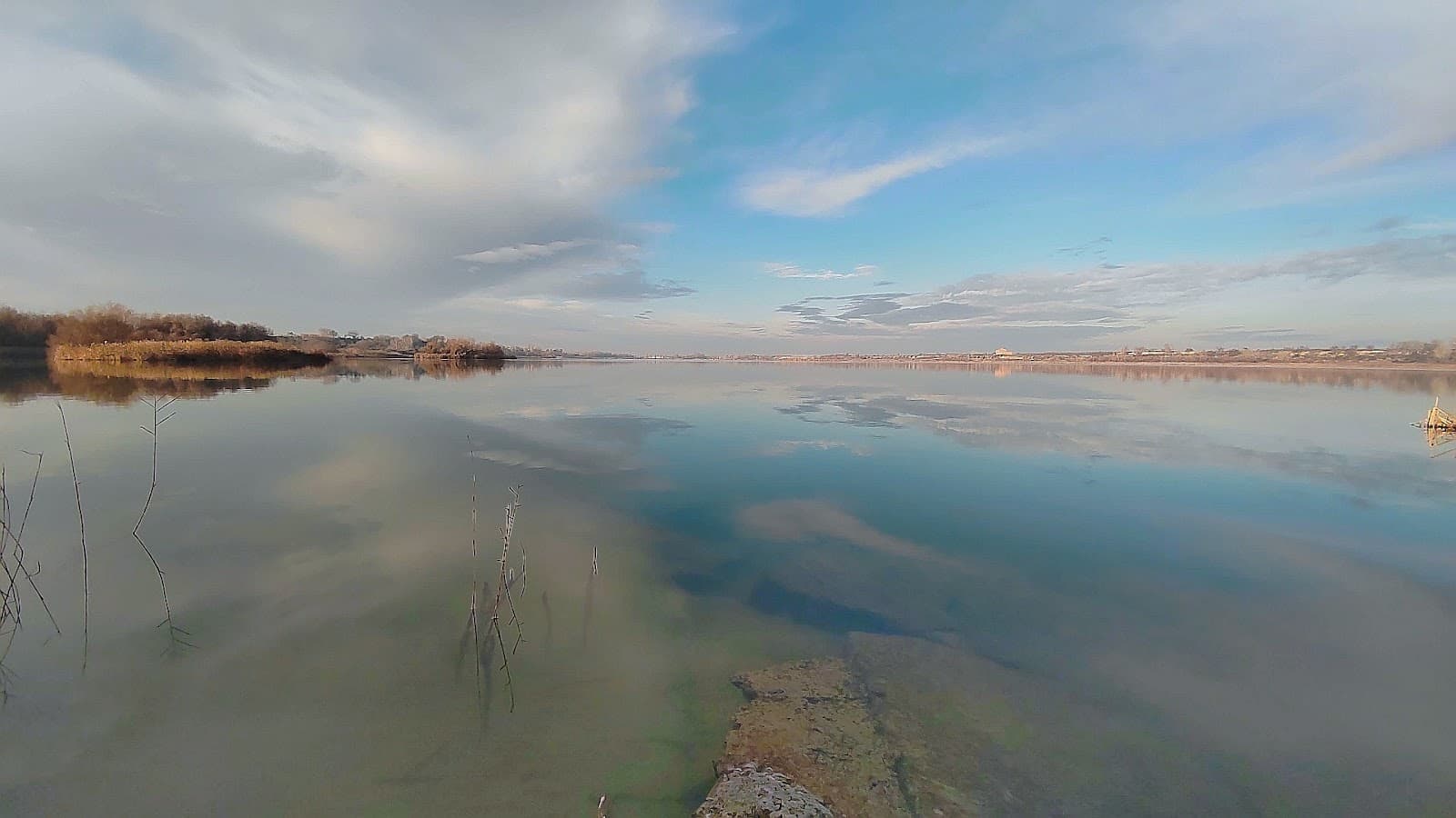 Ivars and Vila-sana Lake - Image 1