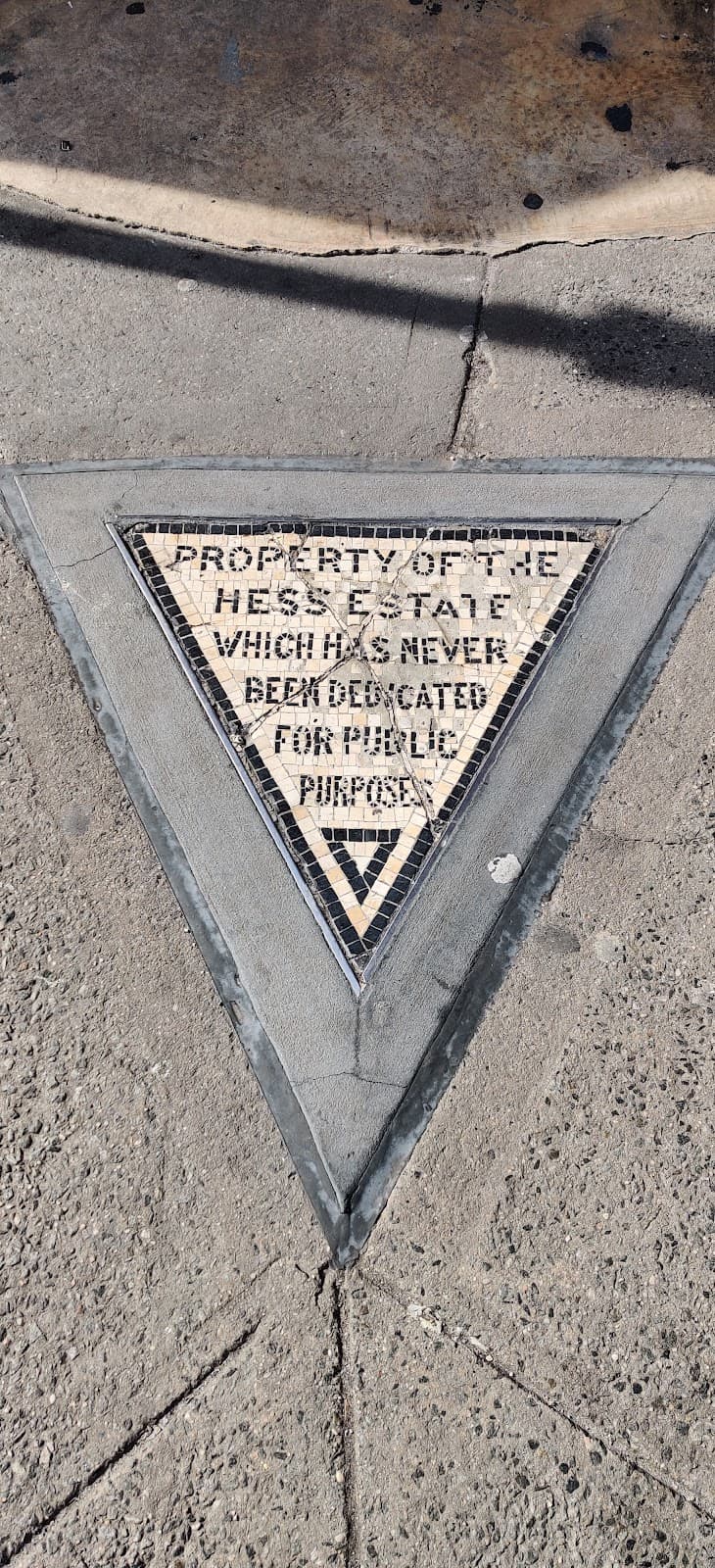 Hess Triangle New York City - Image 1