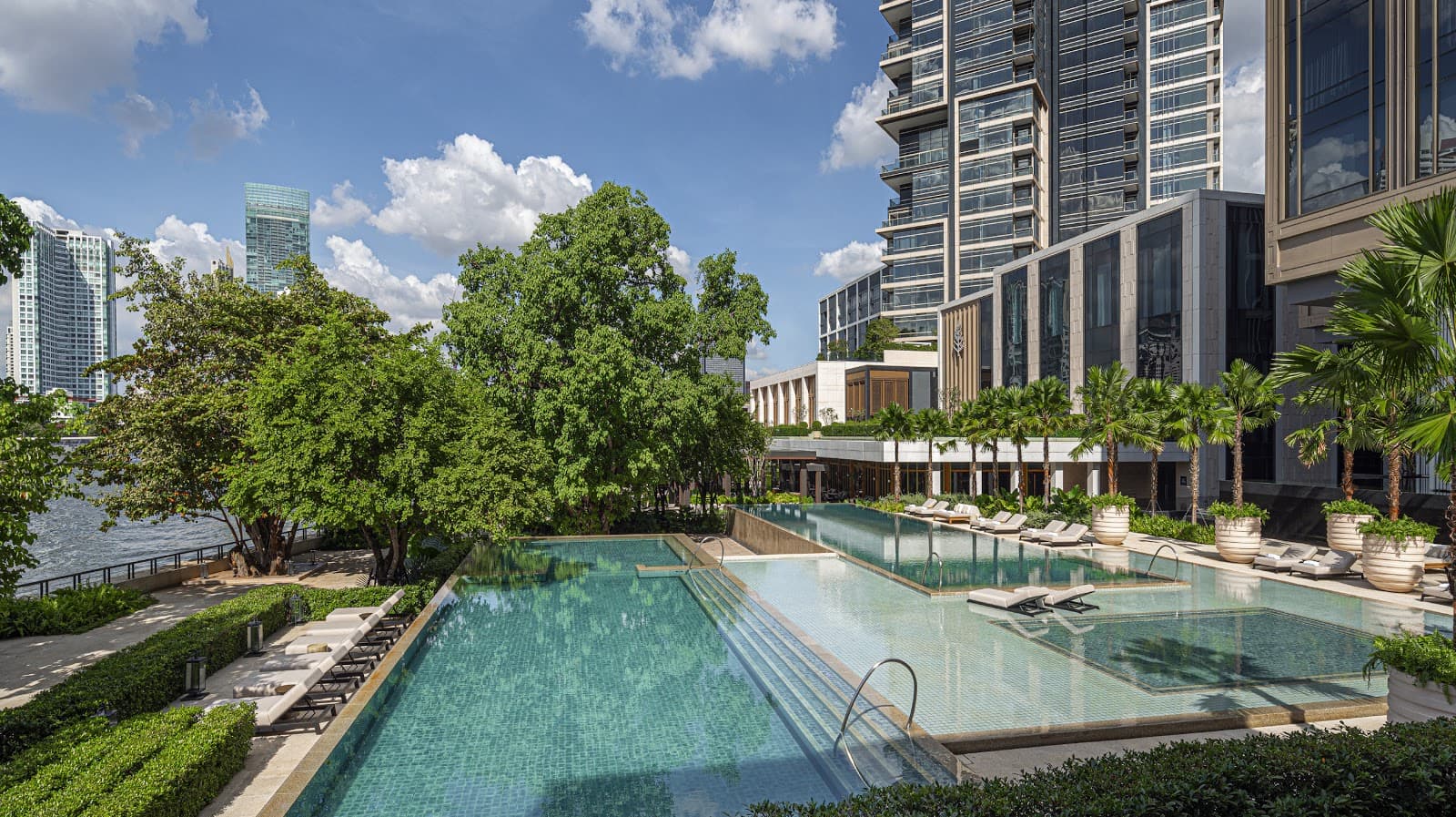 Four Seasons Hotel Bangkok at Chao Phraya River - Image 1
