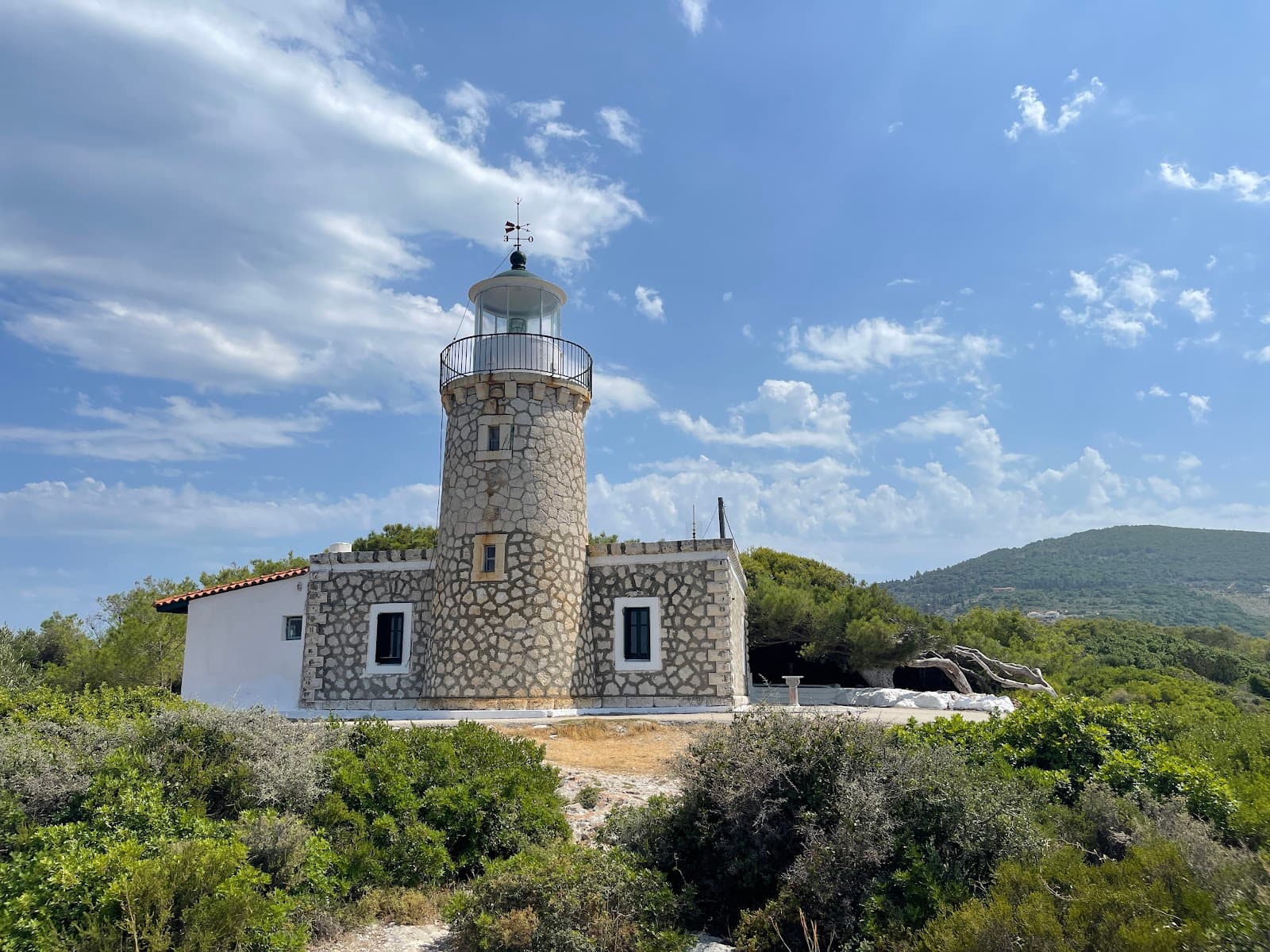Skinari Lighthouse - Image 1