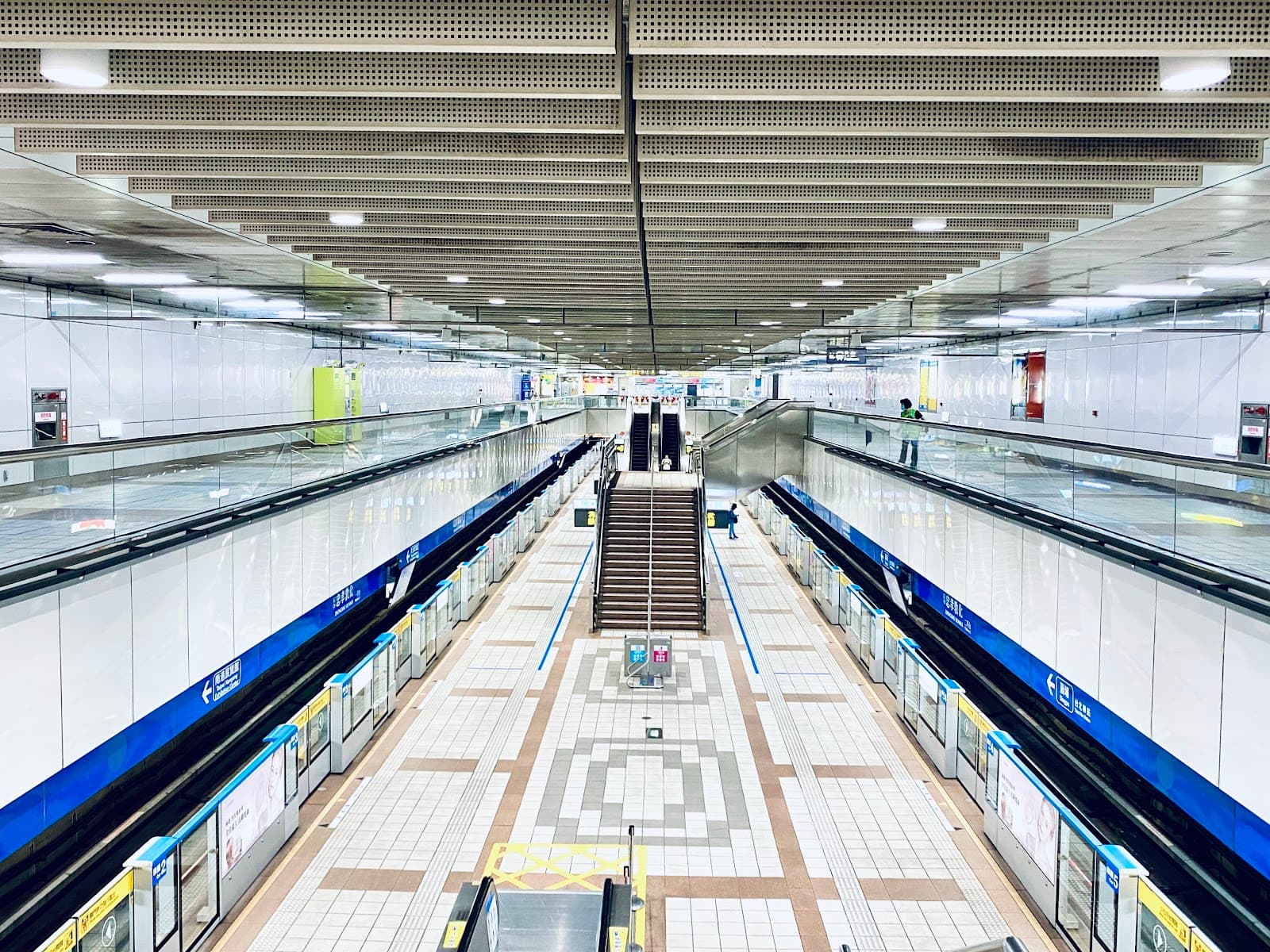Dunhua South Rd. Boulevard - Image 1