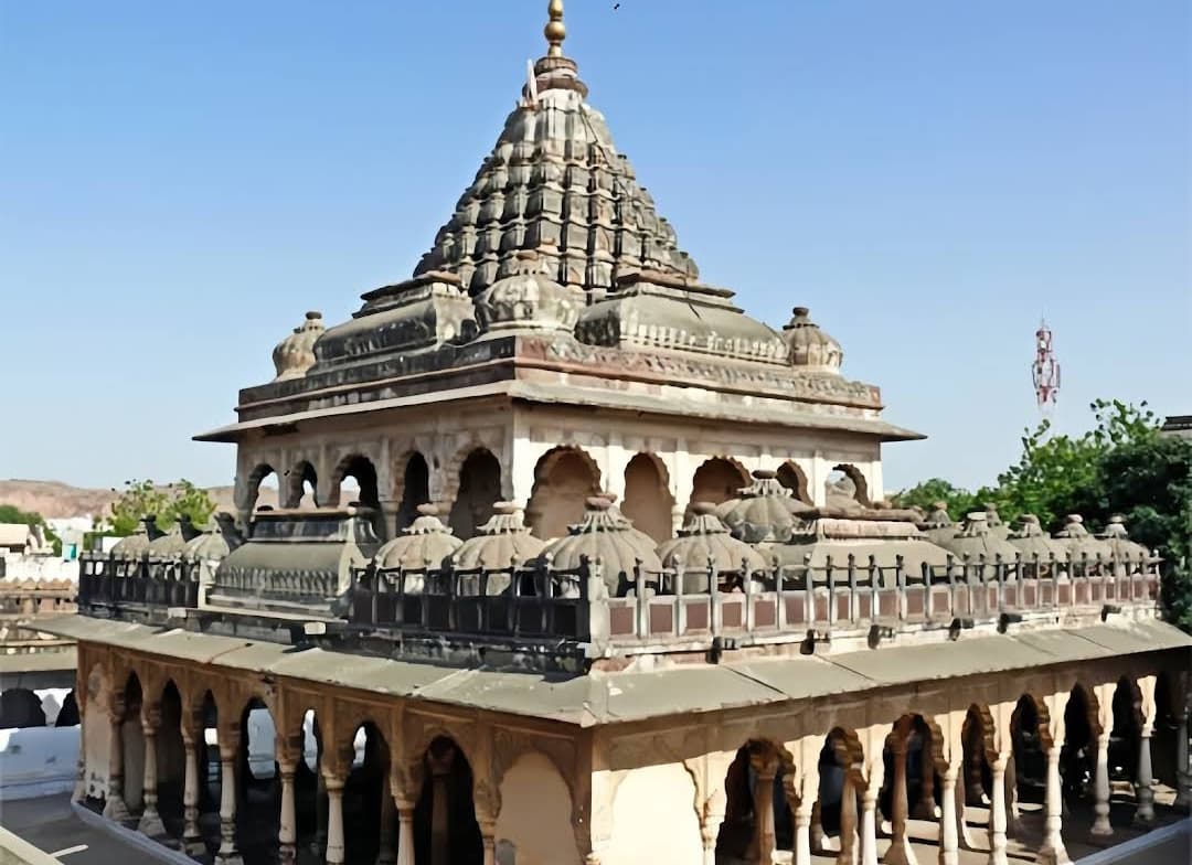 Maha Mandir 900 Pillars Temple - Image 1