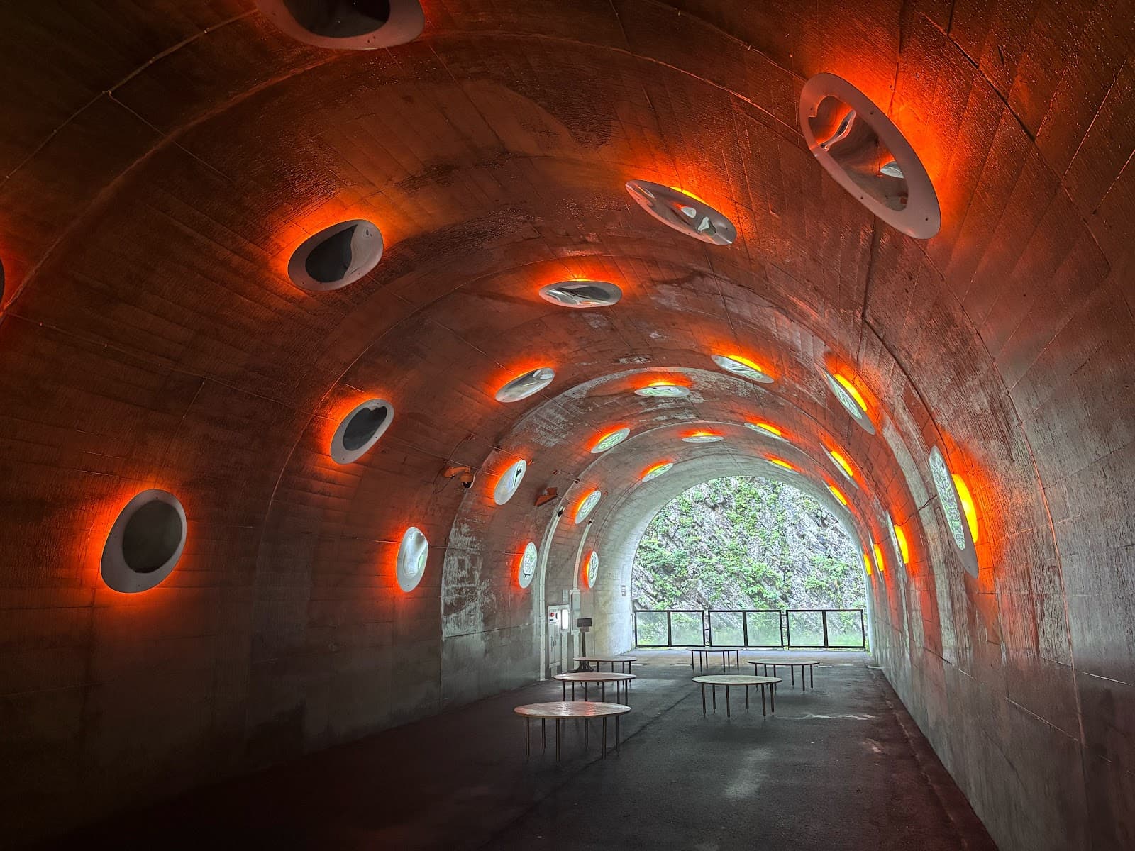 Kiyotsu Gorge Tunnel - Image 1