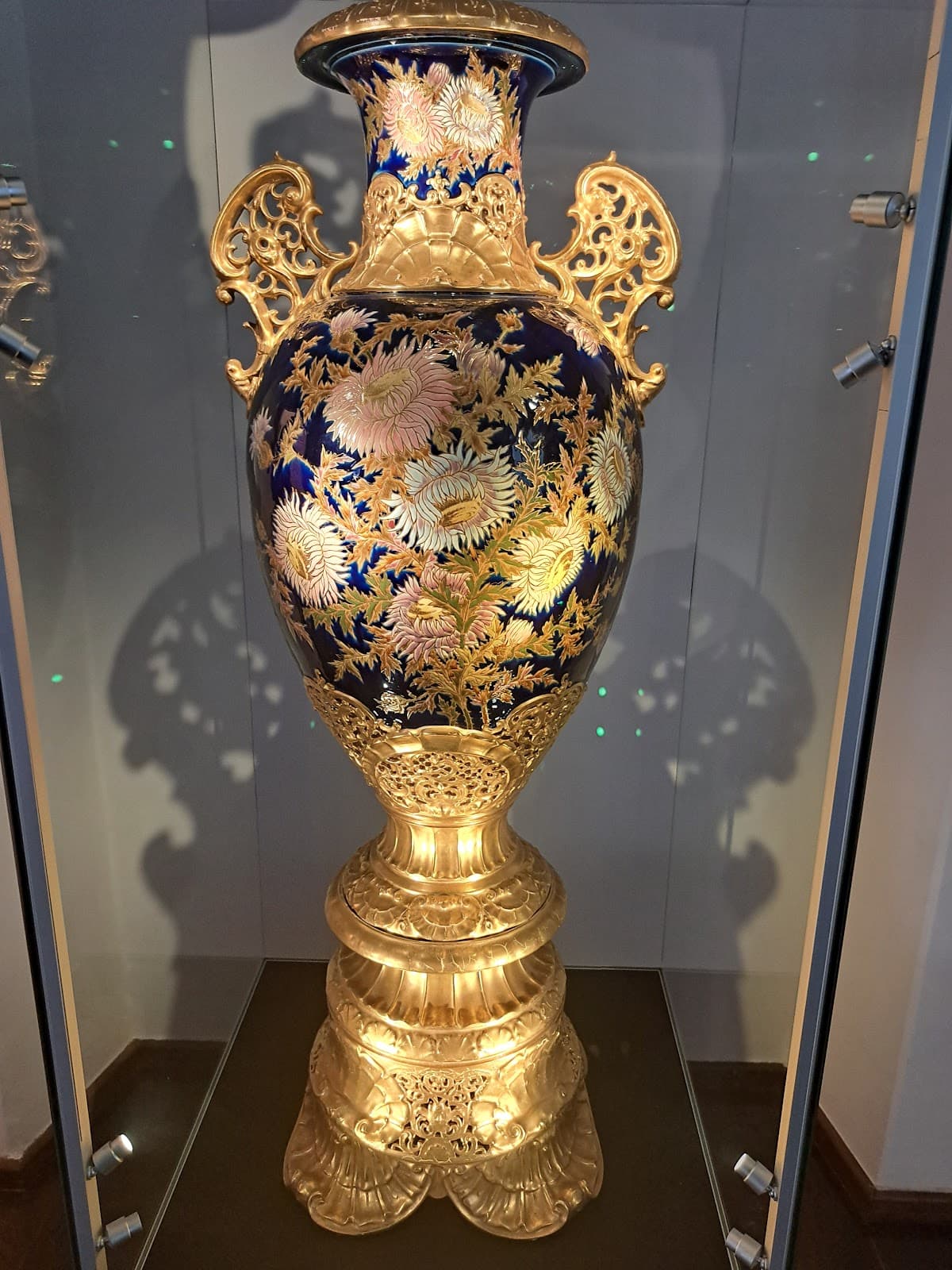 Gyugyi Collection – Zsolnay Golden Age - Image 1