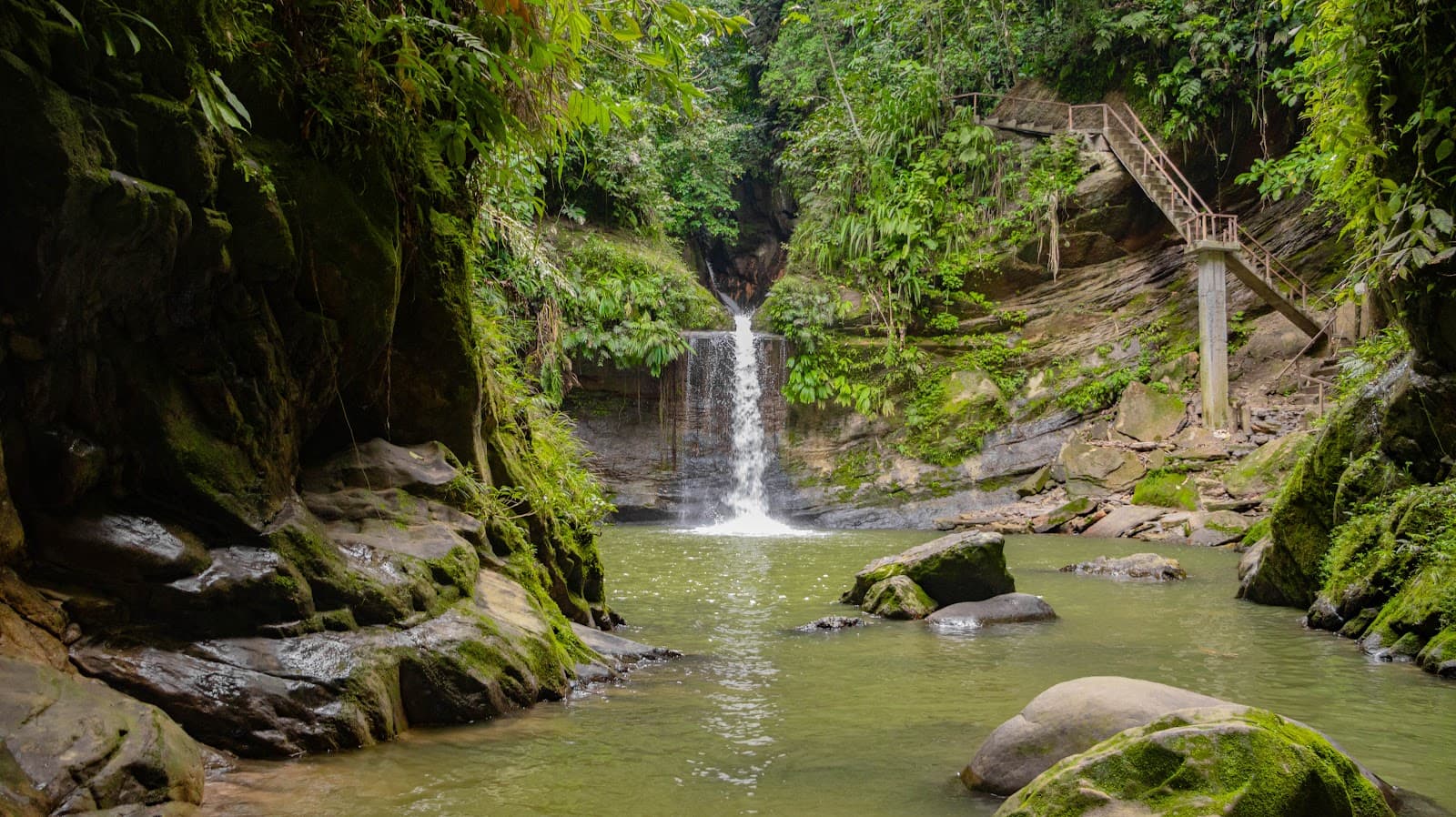 Gera Waterfalls - Image 1