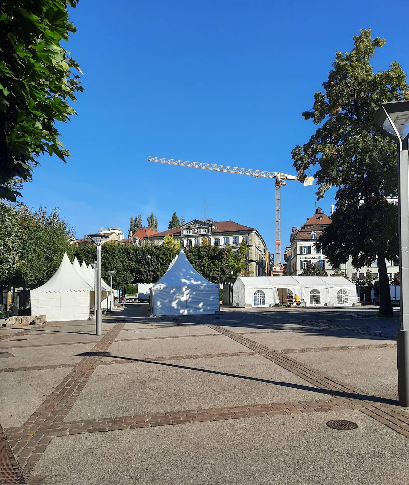 Les Georges Festival Decor