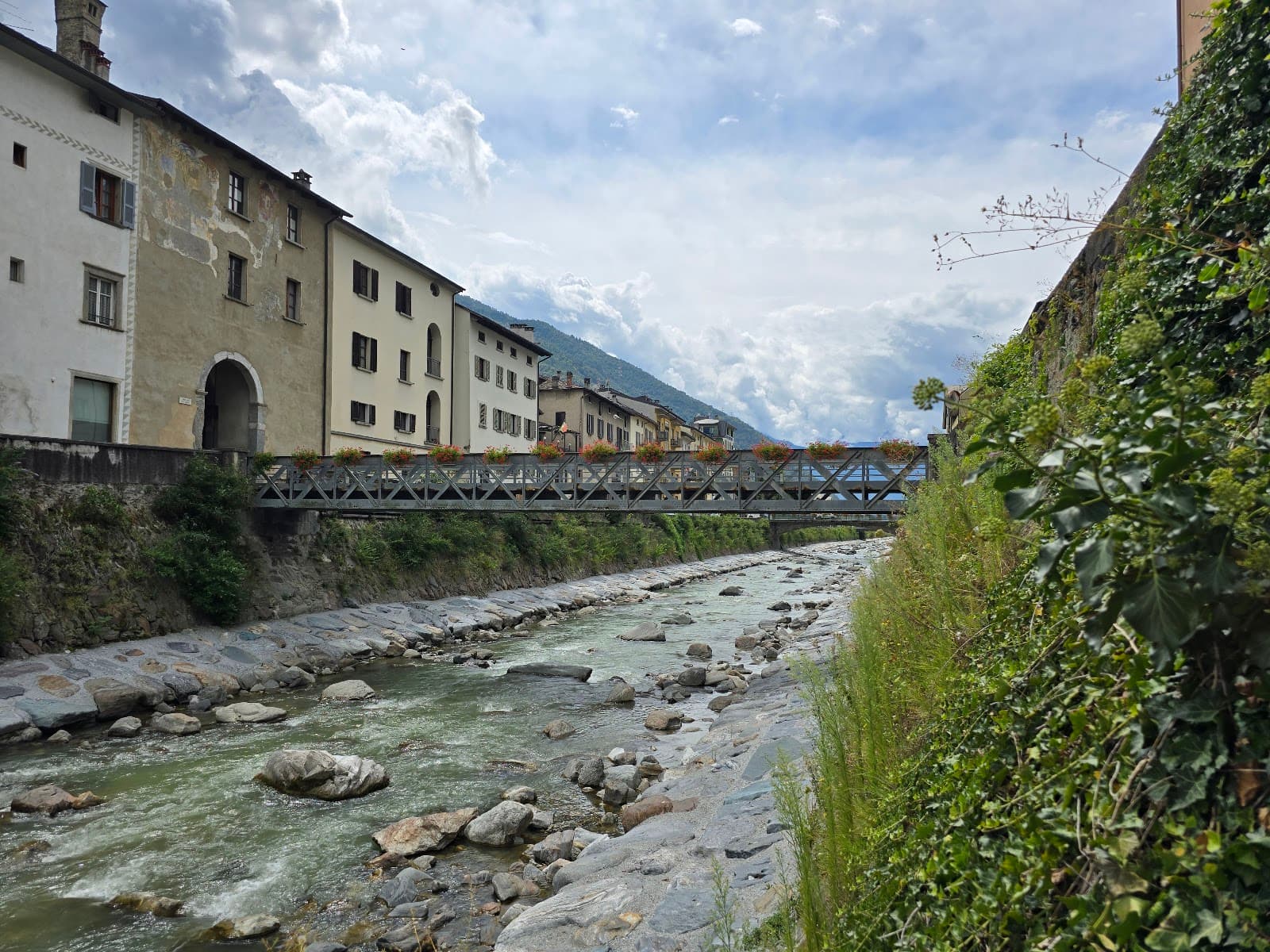 Sentiero Valtellina Trailhead - Image 1