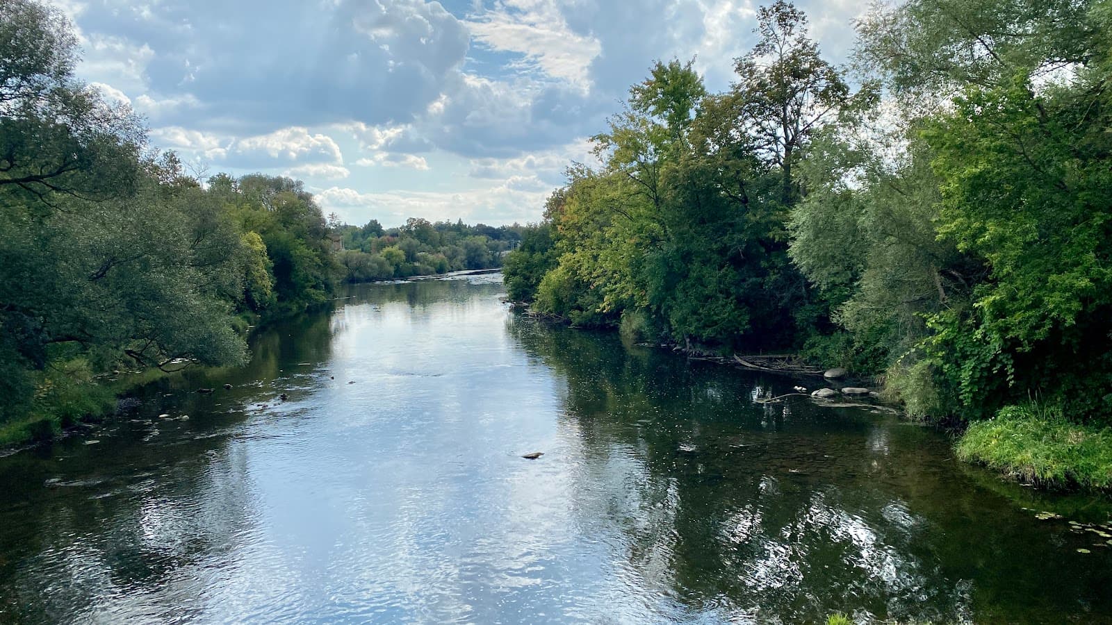 Riverside Park (Cambridge) - Image 1