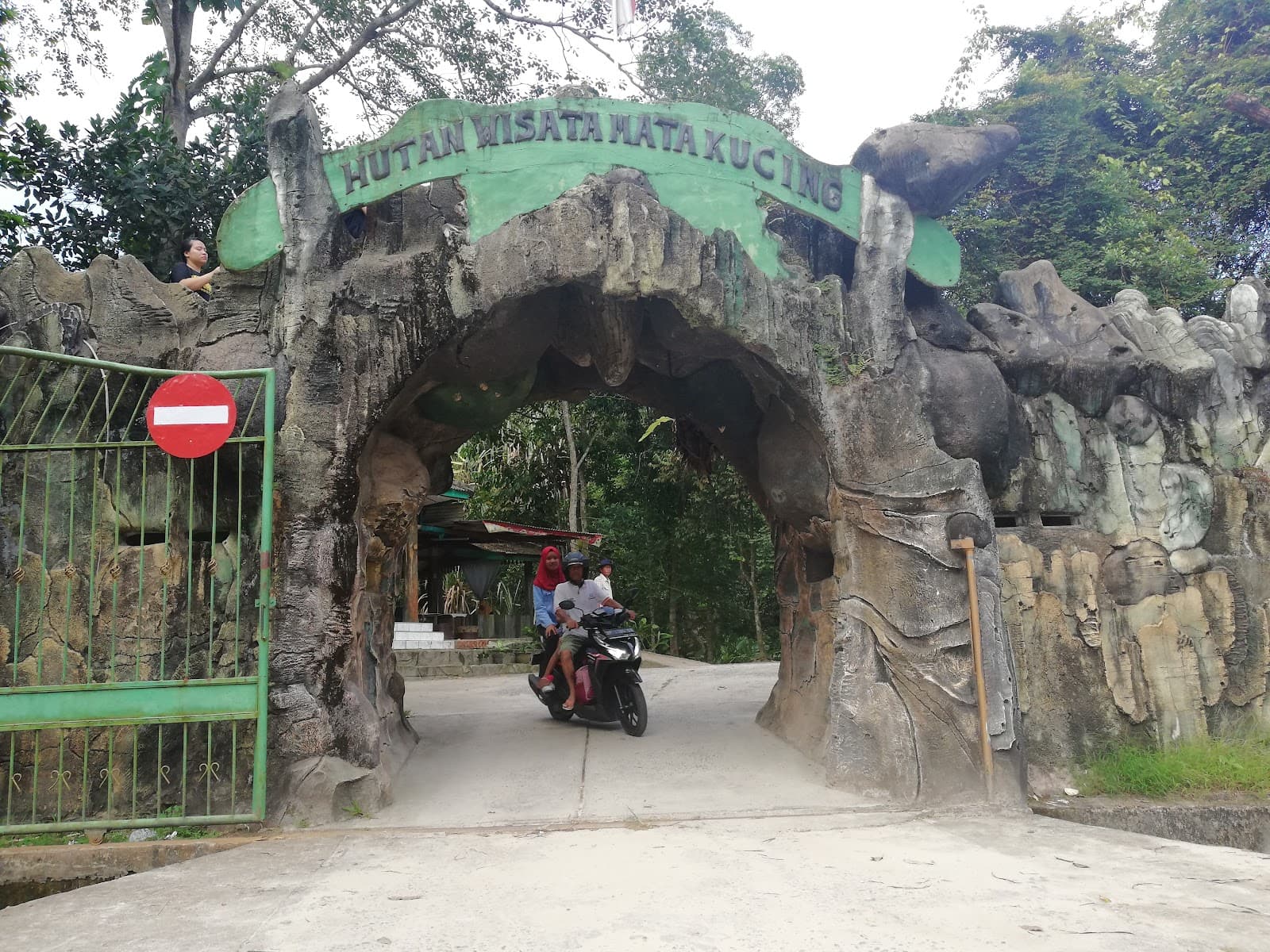 Hutan Wisata Mata Kucing - Image 1