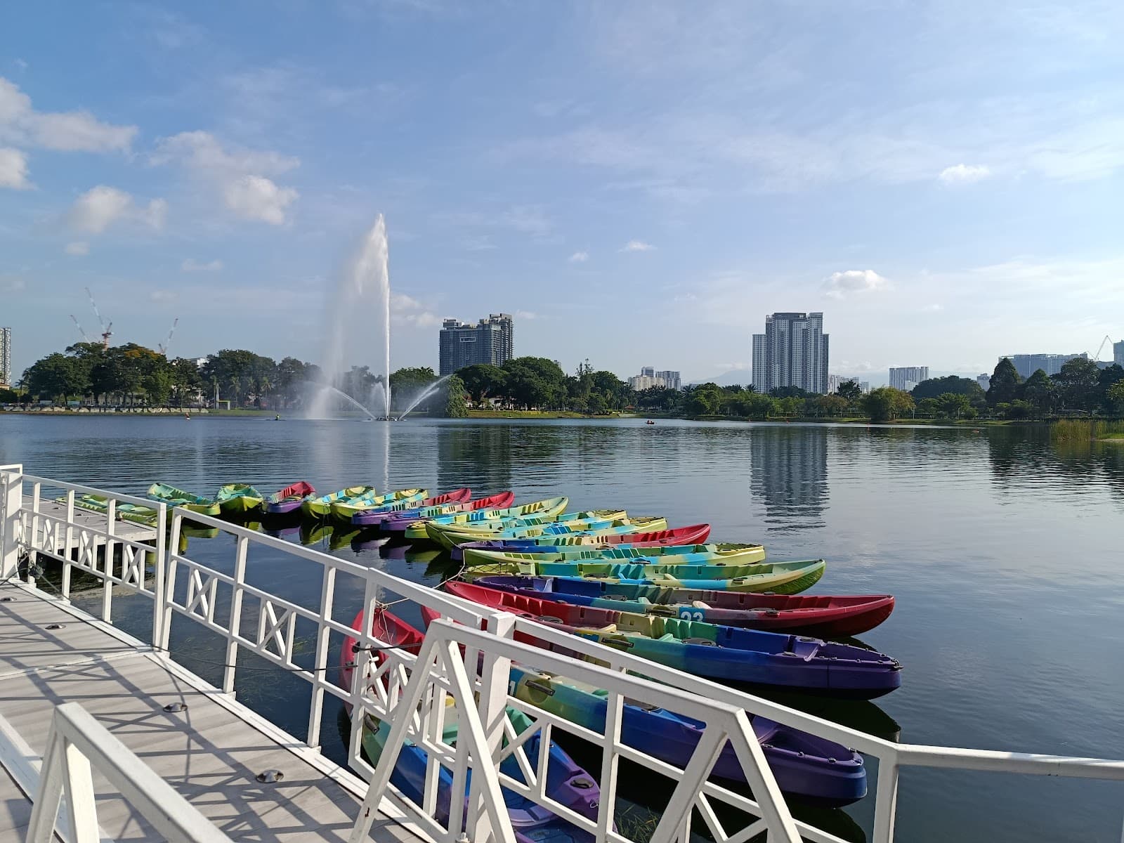 White & Black Aquasports Titiwangsa - Image 1