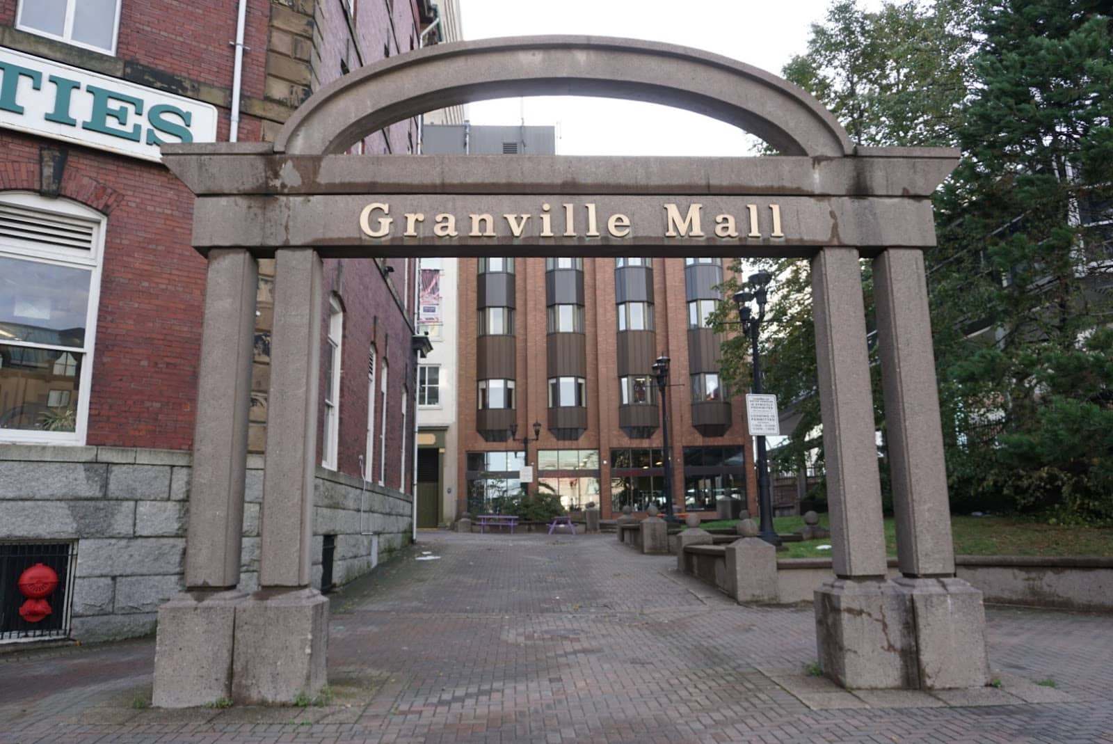 Local Boutiques & Art Stores