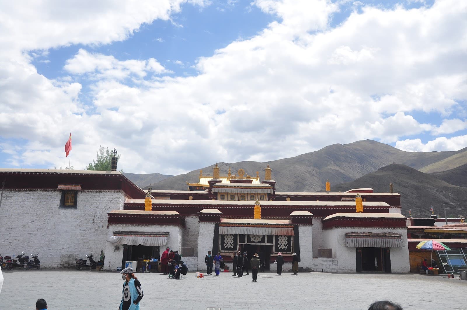 Tradruk Temple - Image 1