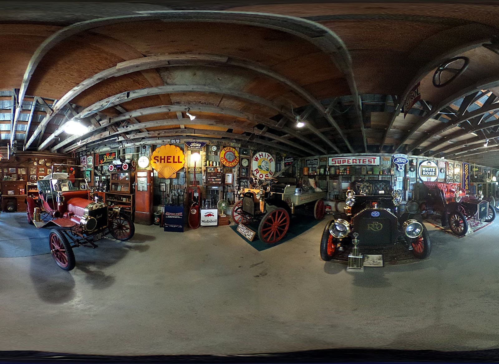 Horseless Carriage Museum - Image 1
