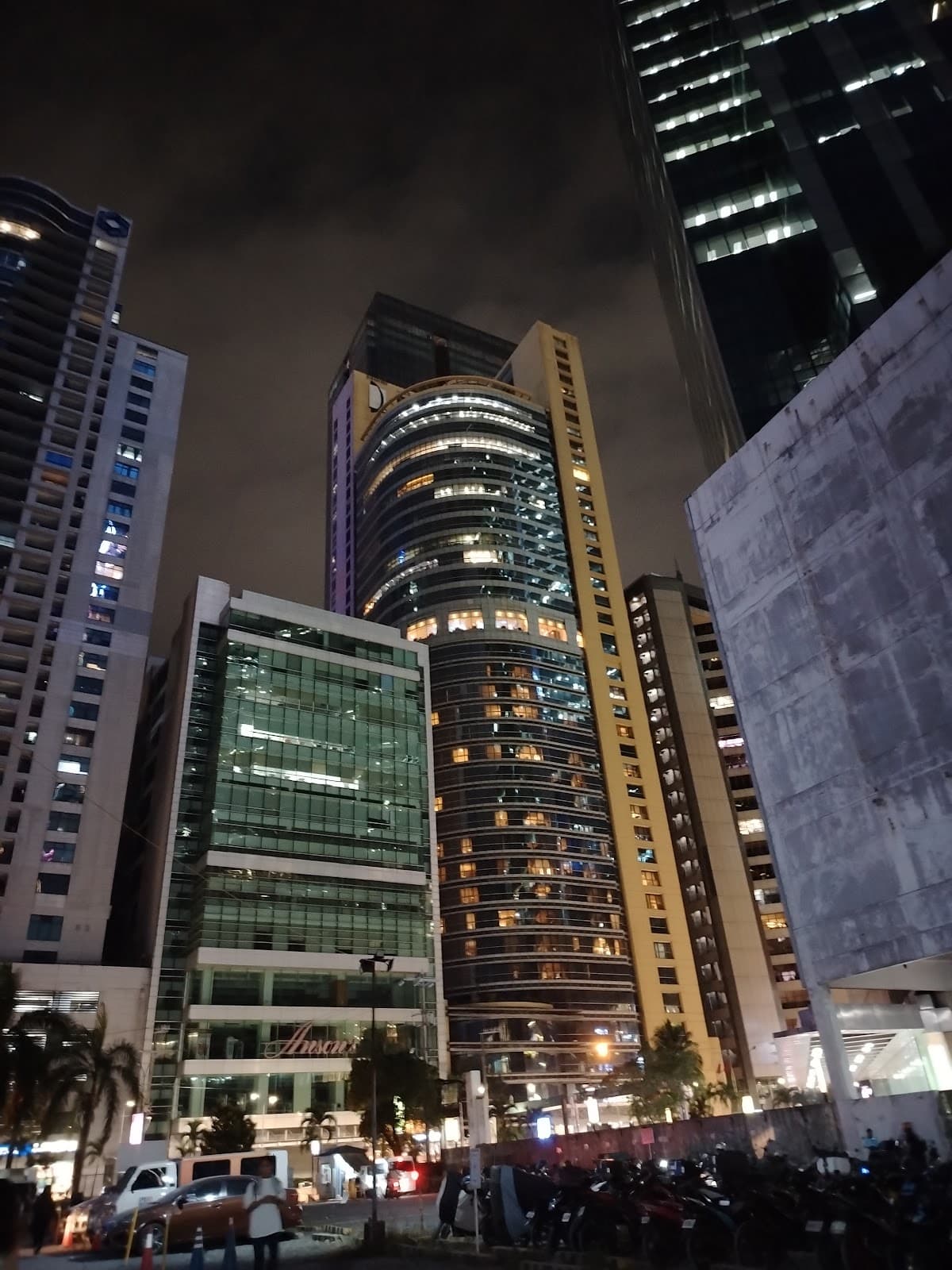 Ortigas Center (Mandaluyong side) - Image 1