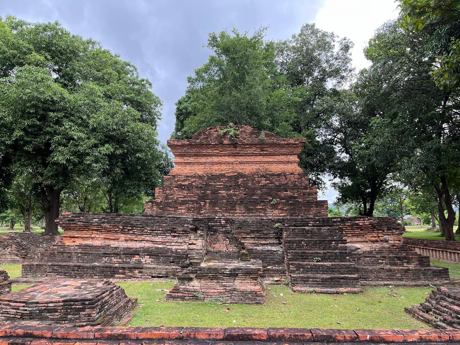Peaceful Ruins