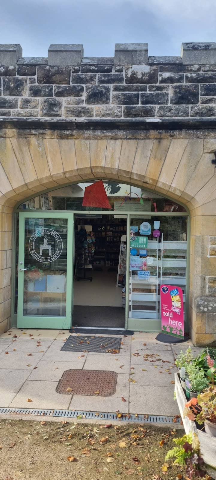 Artisan Shops & Cafe