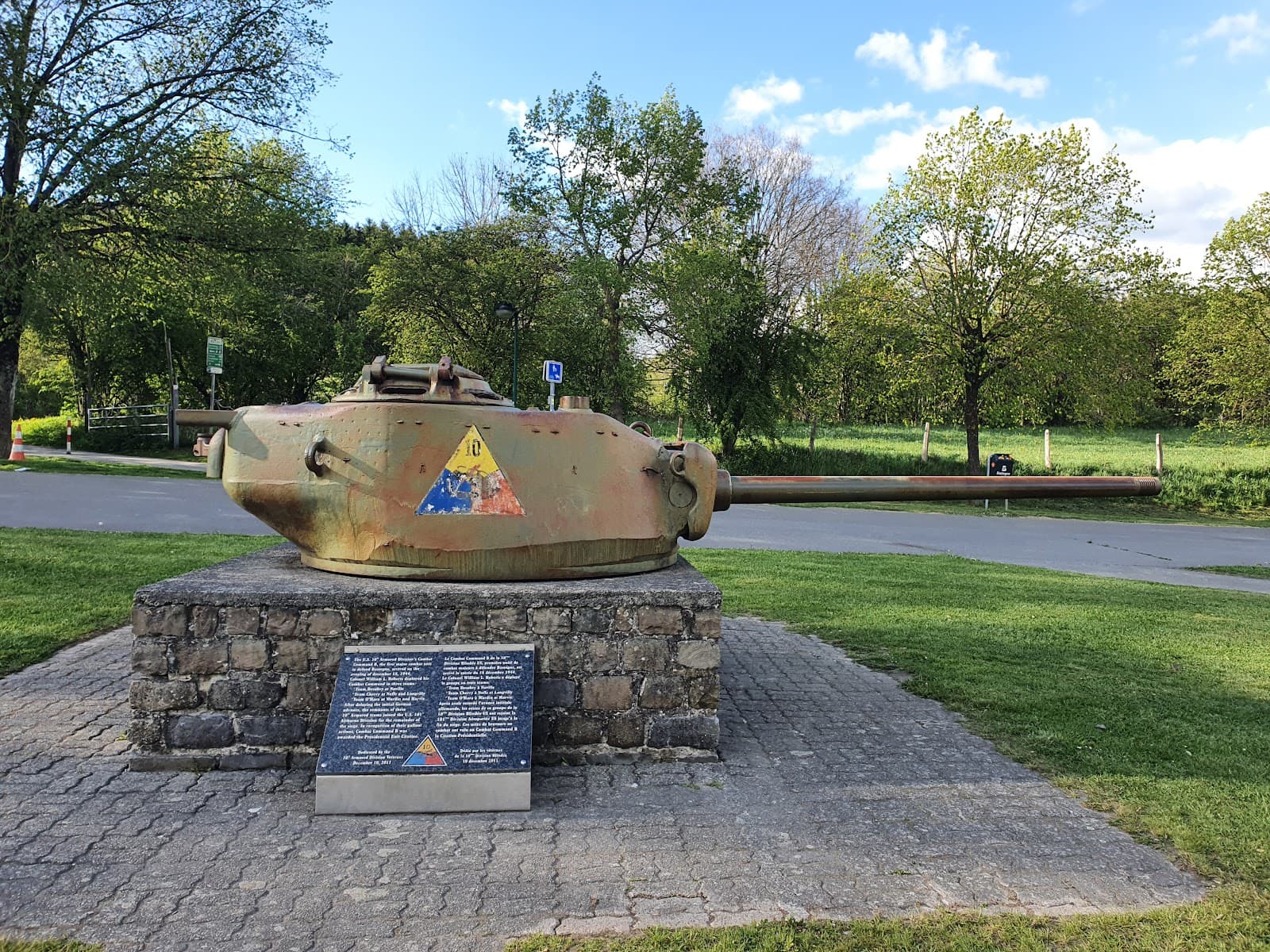 10th Armored Division Monument Bastogne - Image 1