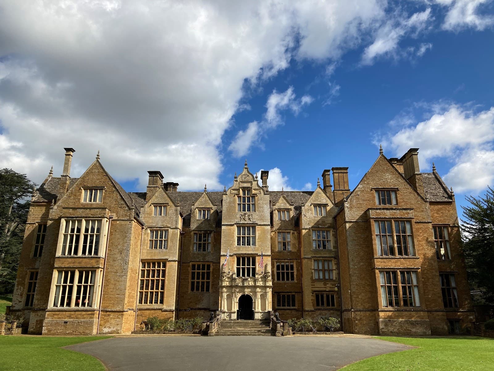 Wroxton Abbey (grounds) - Image 1
