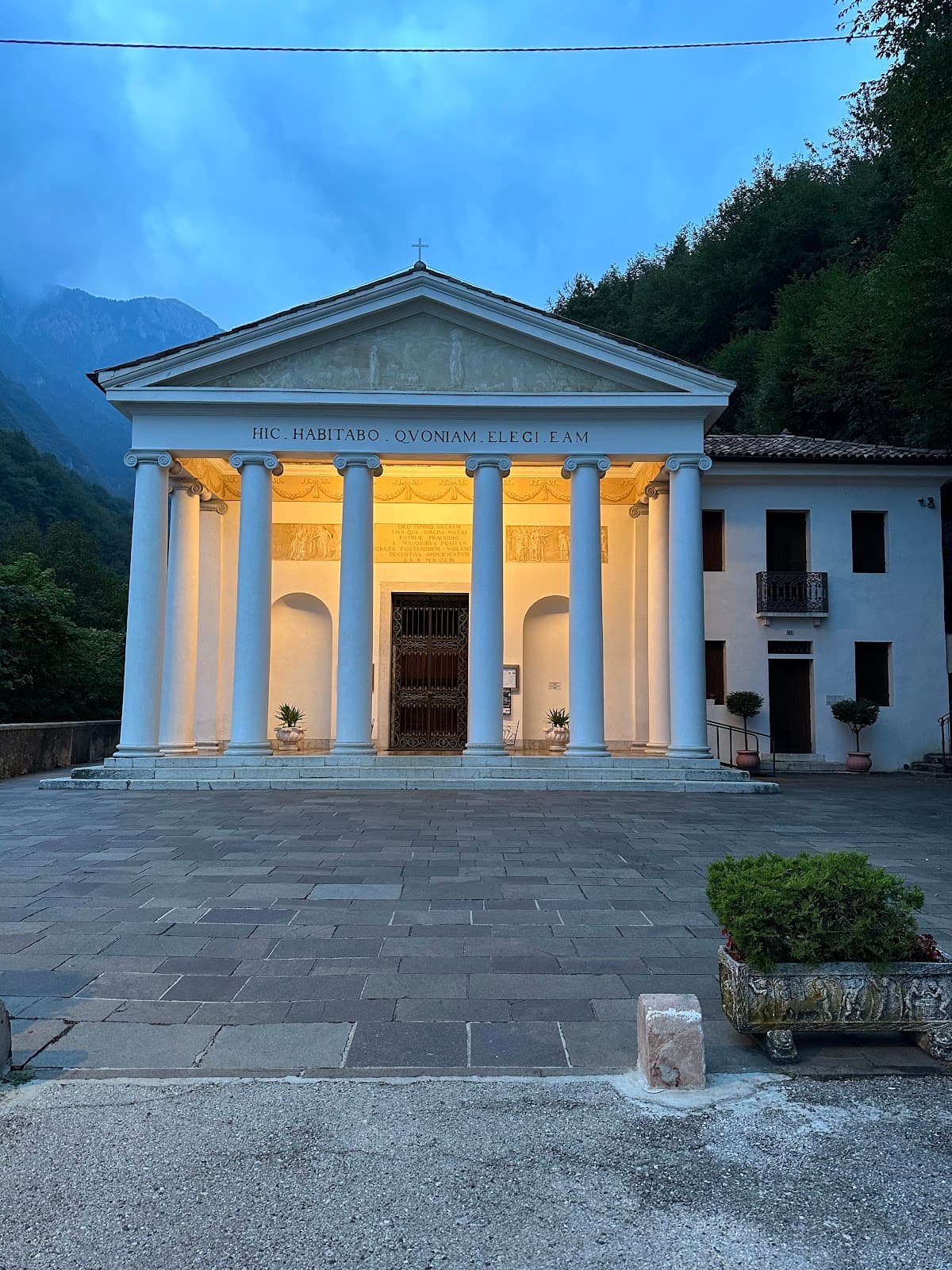 Santuario del Covolo Crespano - Image 1