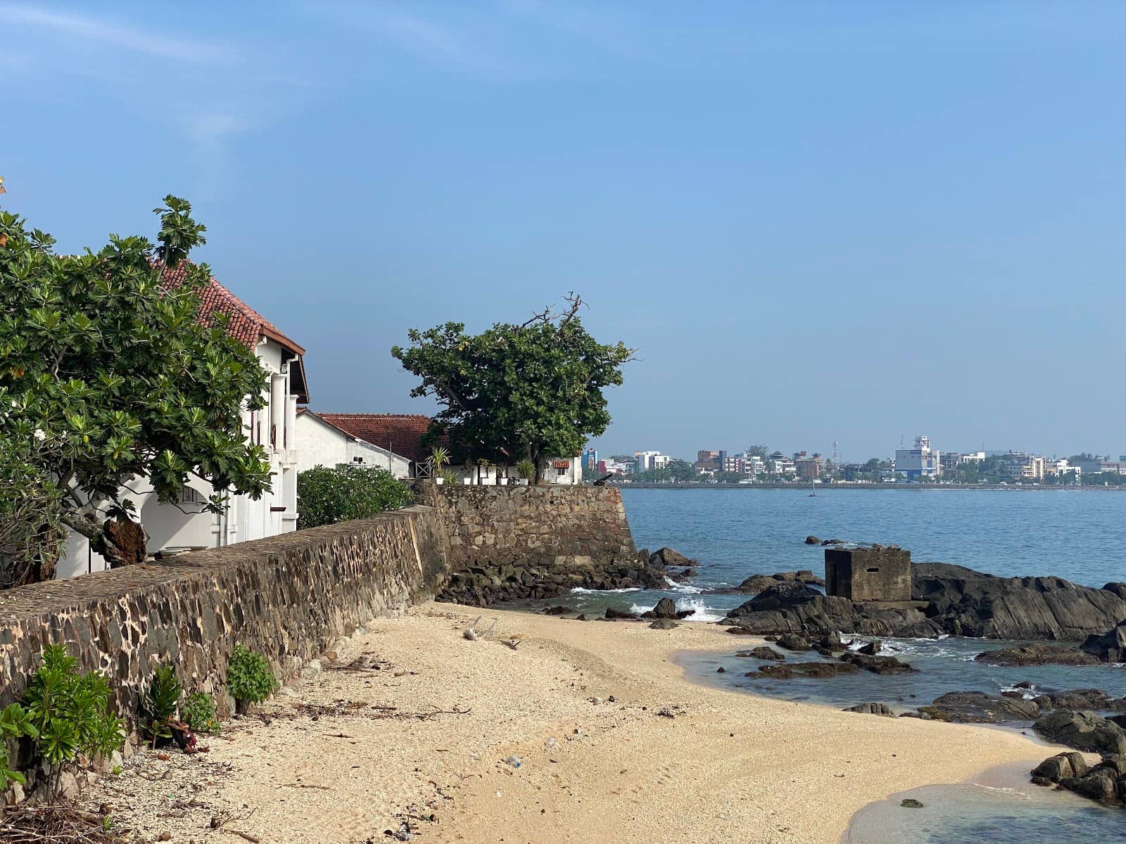 Proximity to Dutch Hospital