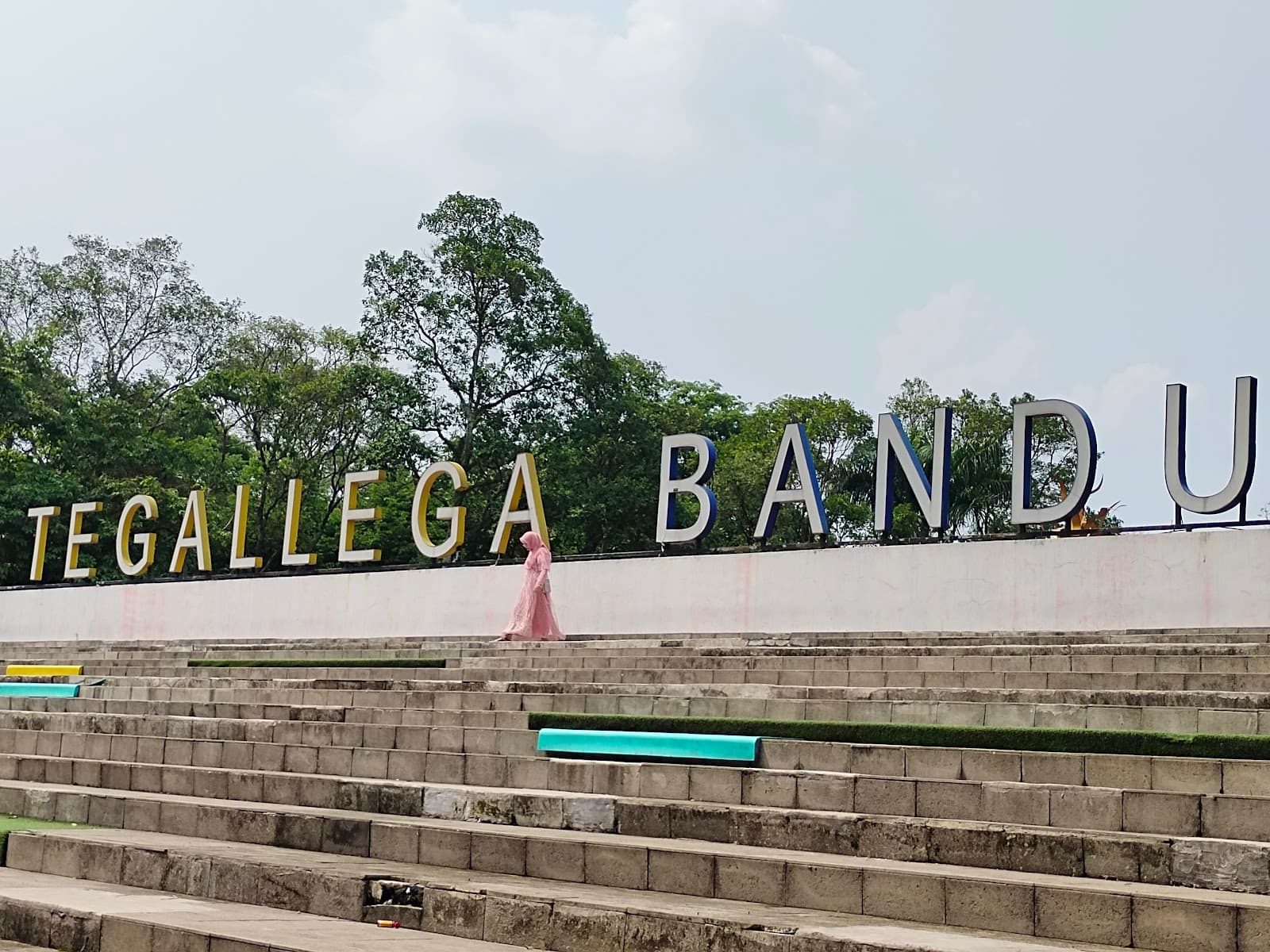 Tegallega Park - Image 1