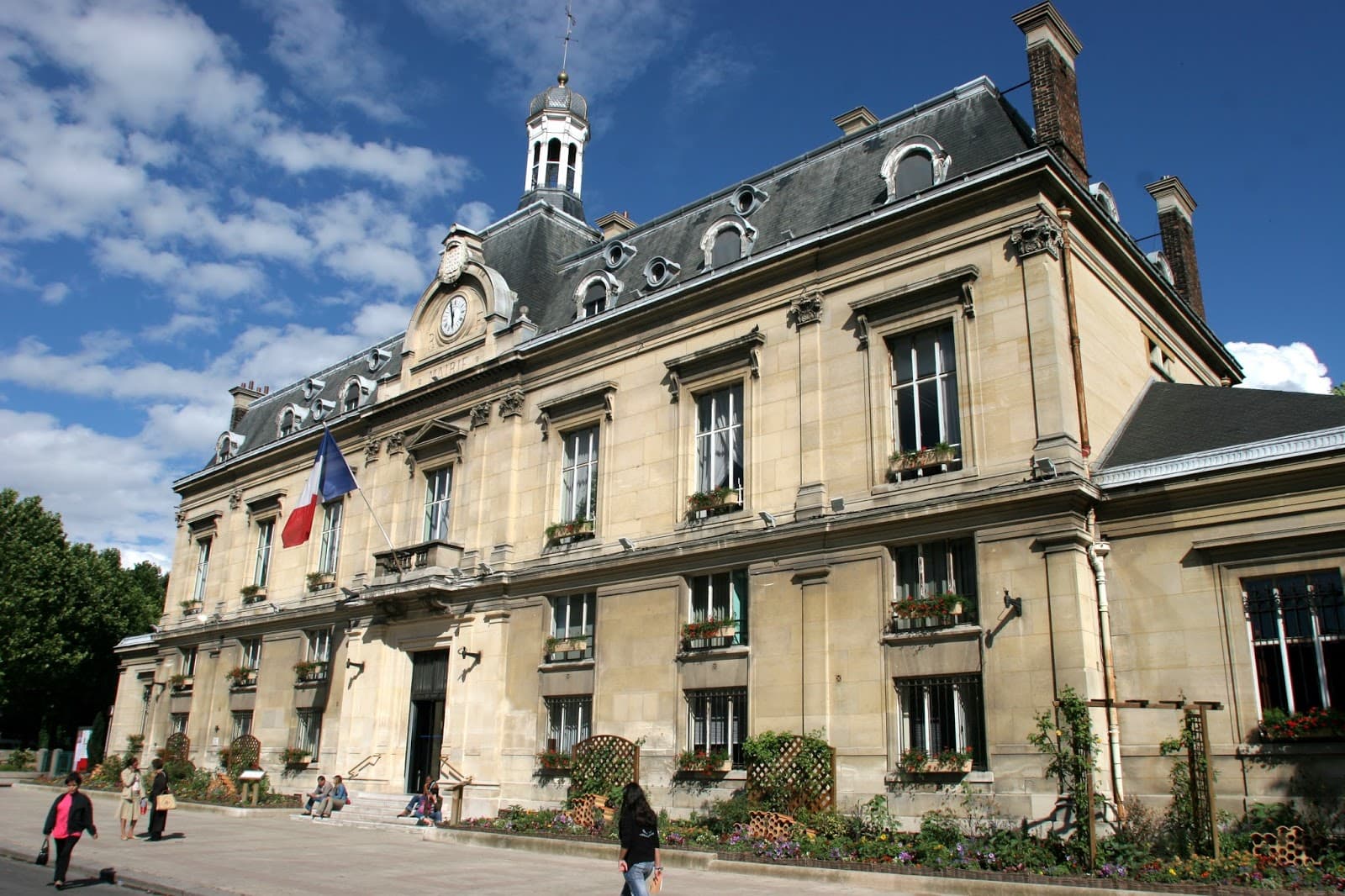 Mairie de Saint-Ouen (Town Hall) - Image 1