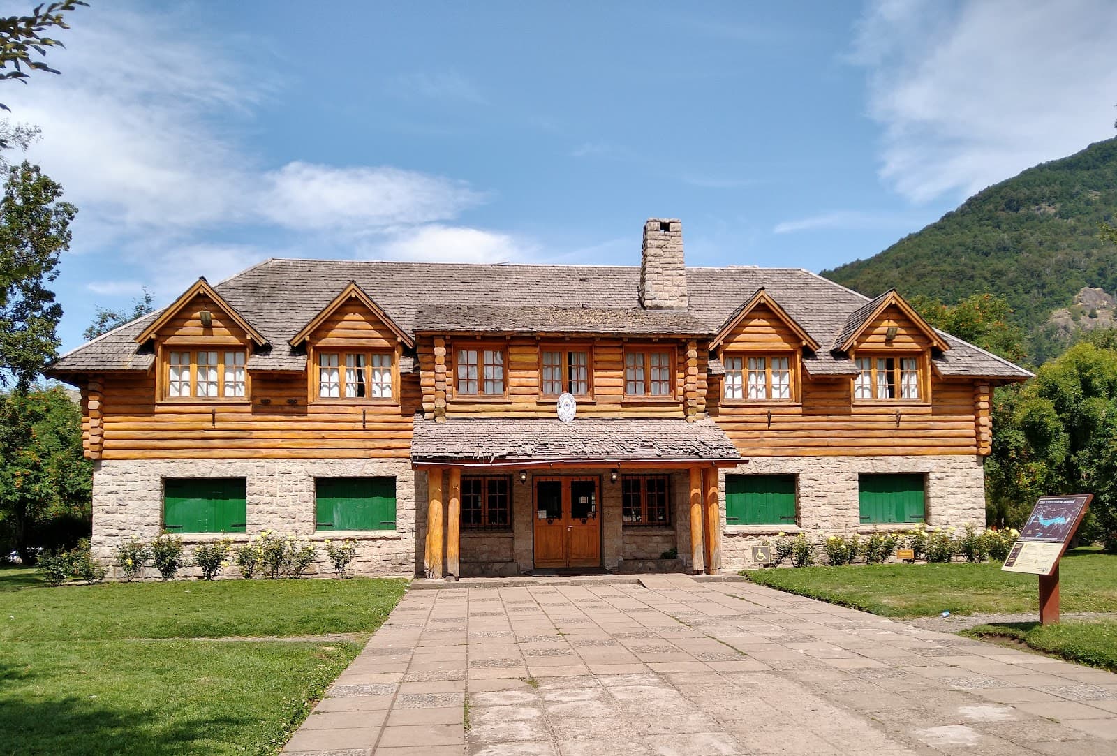 Lanín National Park Visitor Center - Image 1