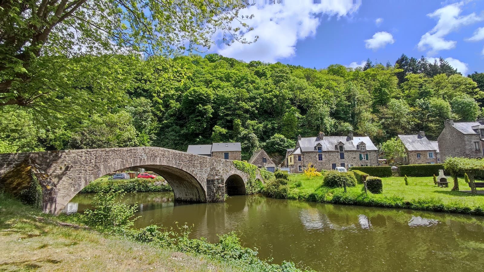 Léhon Castle Ruins - Image 1