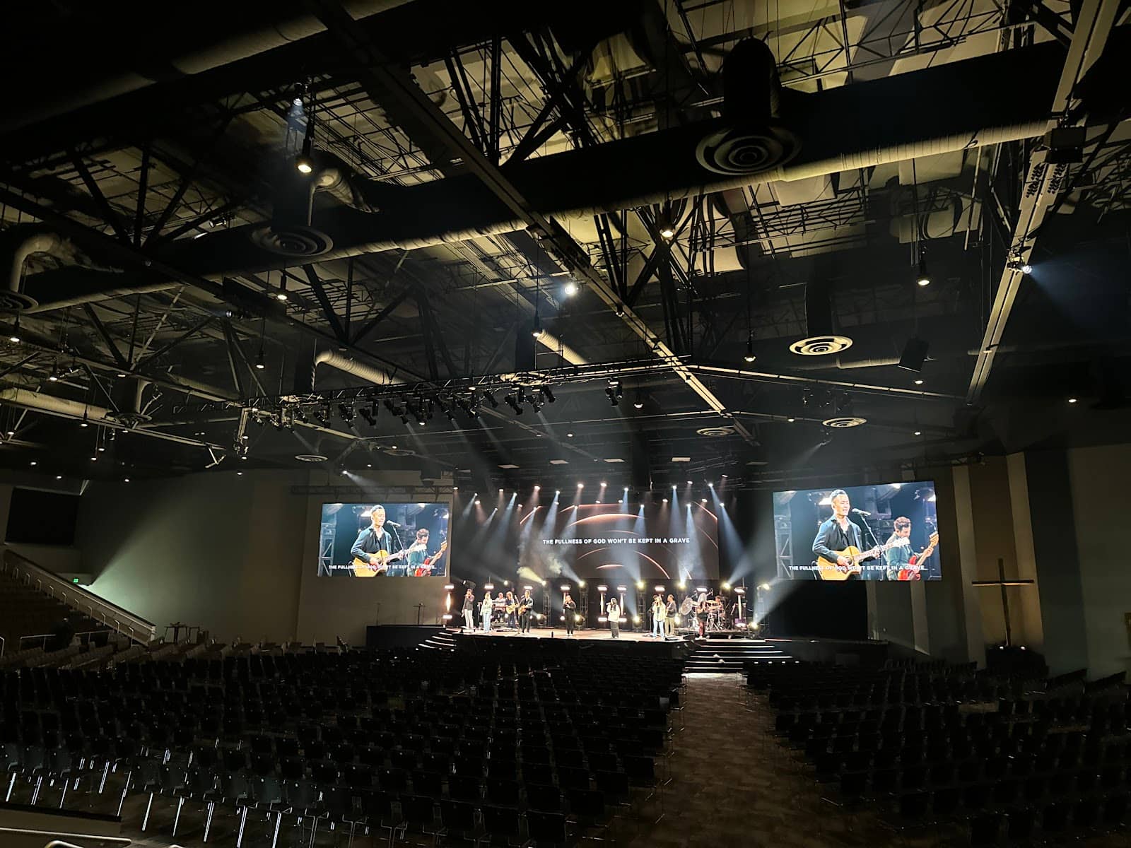 Contemporary Worship Services