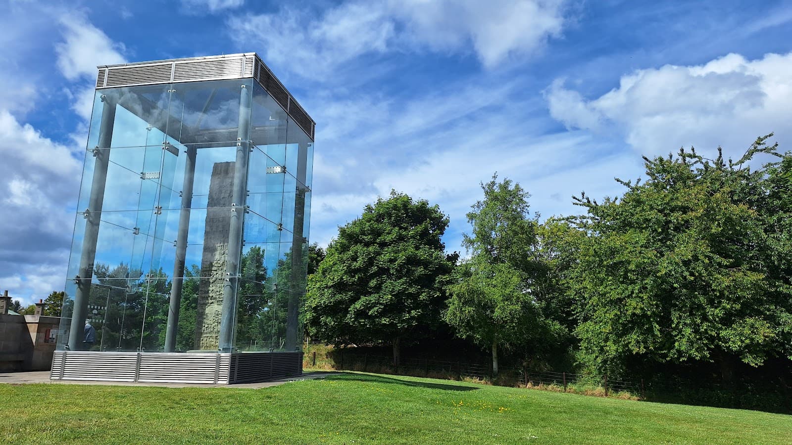 Sueno's Stone, Forres - Image 1